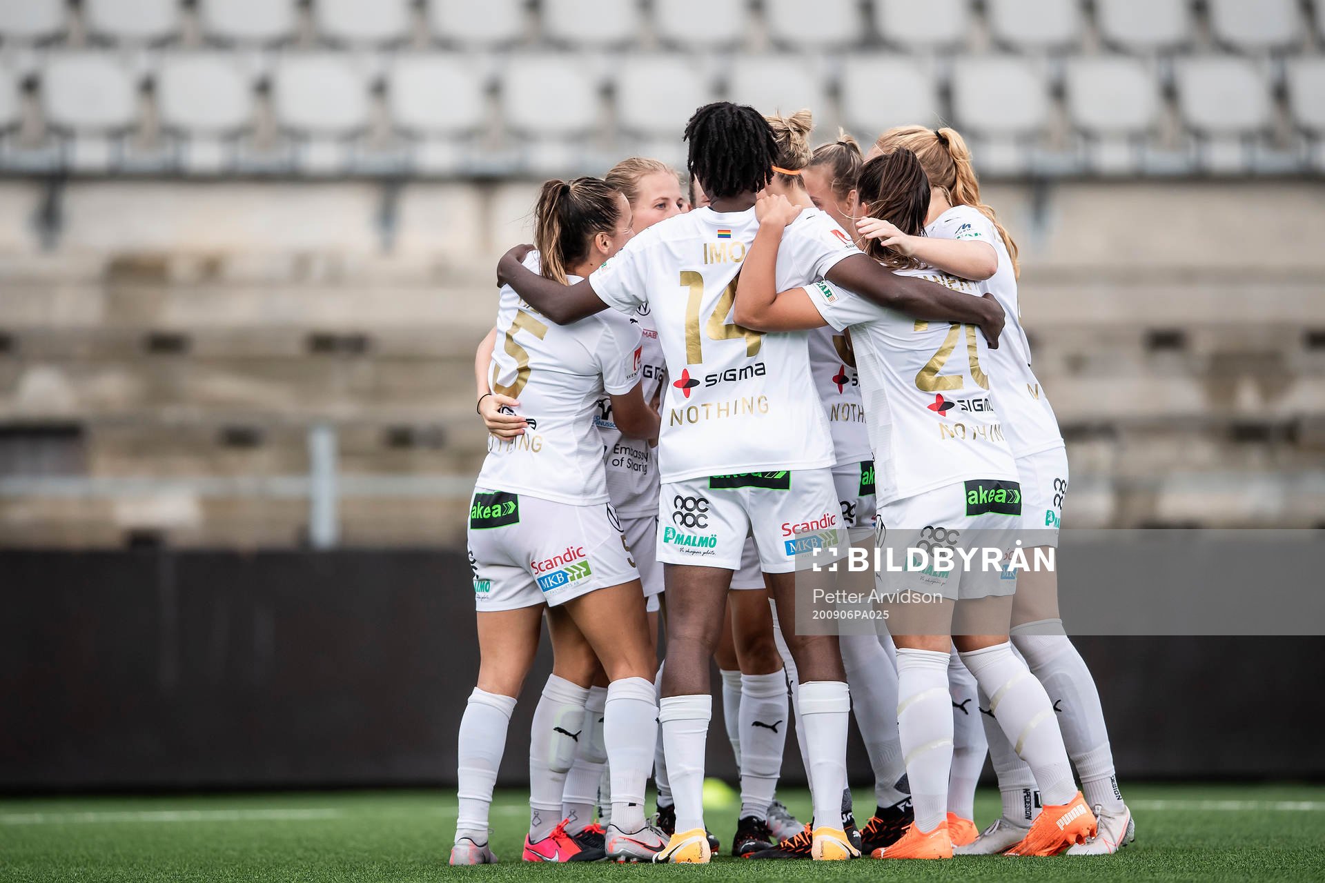 Rosengårds spelare jublar