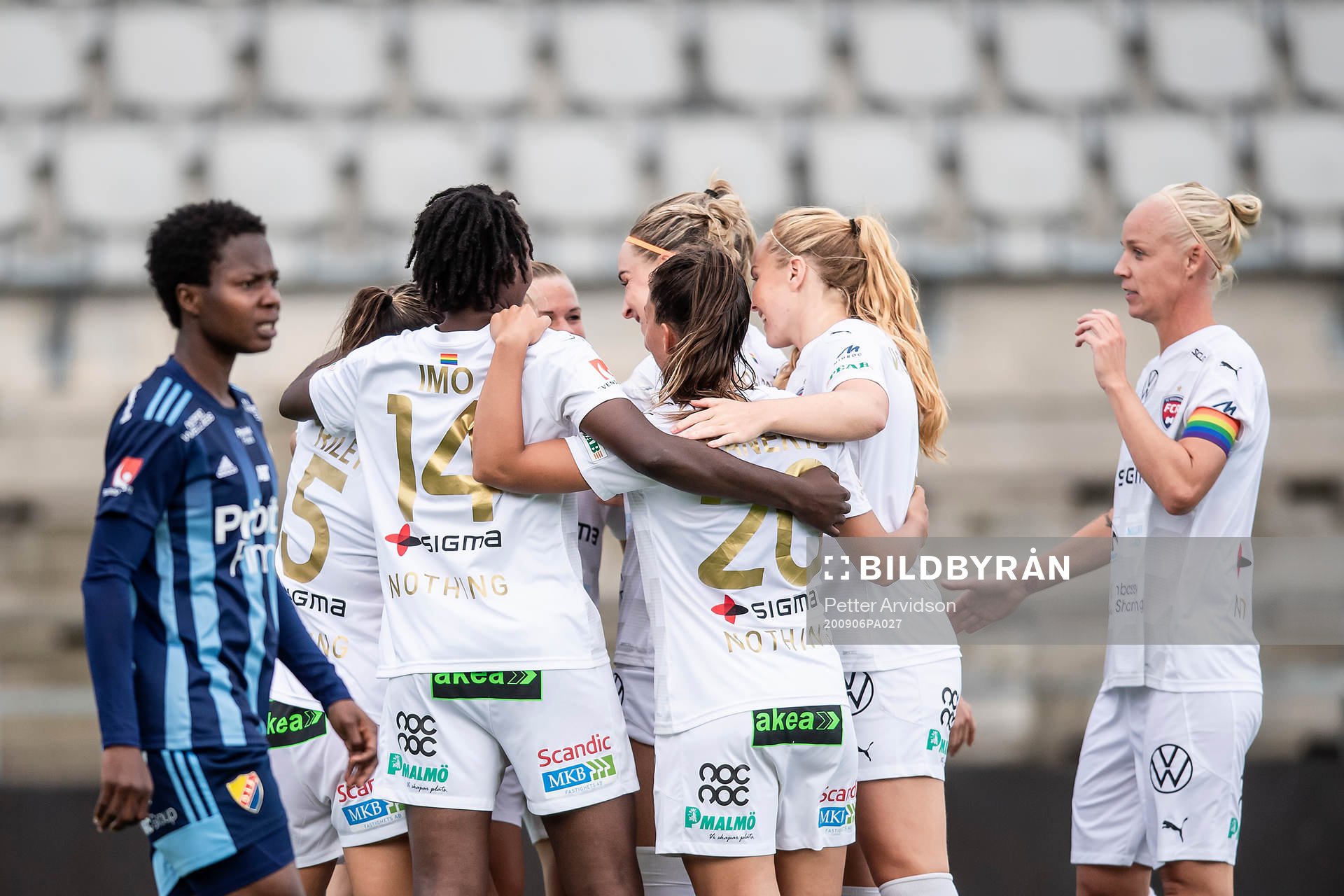 Rosengårds spelare jublar