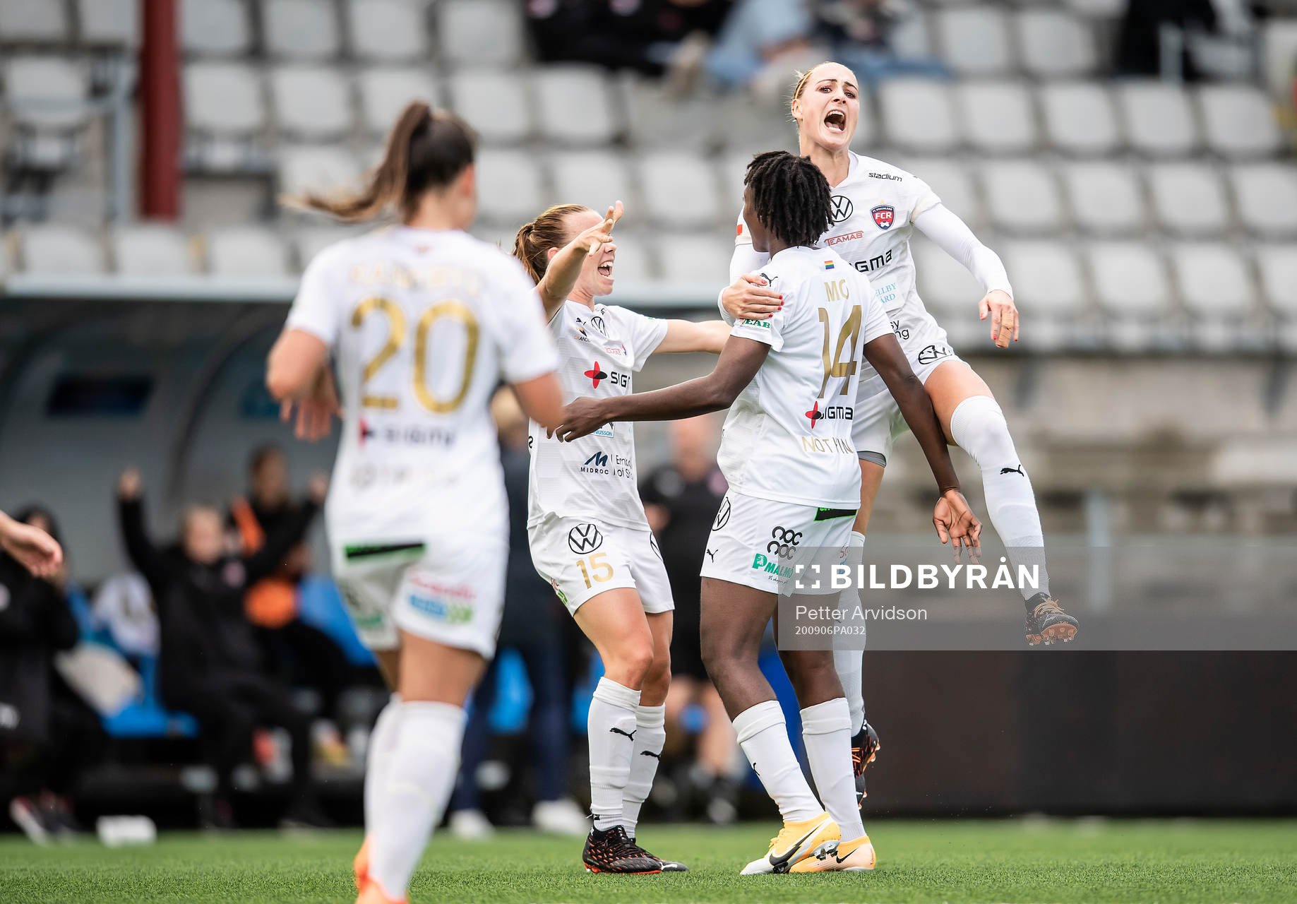 Rosengårds Jessica Samuelsson och Sanne Troelsgaard jublar med Anam Imo efter 2-0 under fotbollsmatchen i Damallsvenskan mellan FC Rosengård och Djurgården den 6 september 2020 i Malmö.