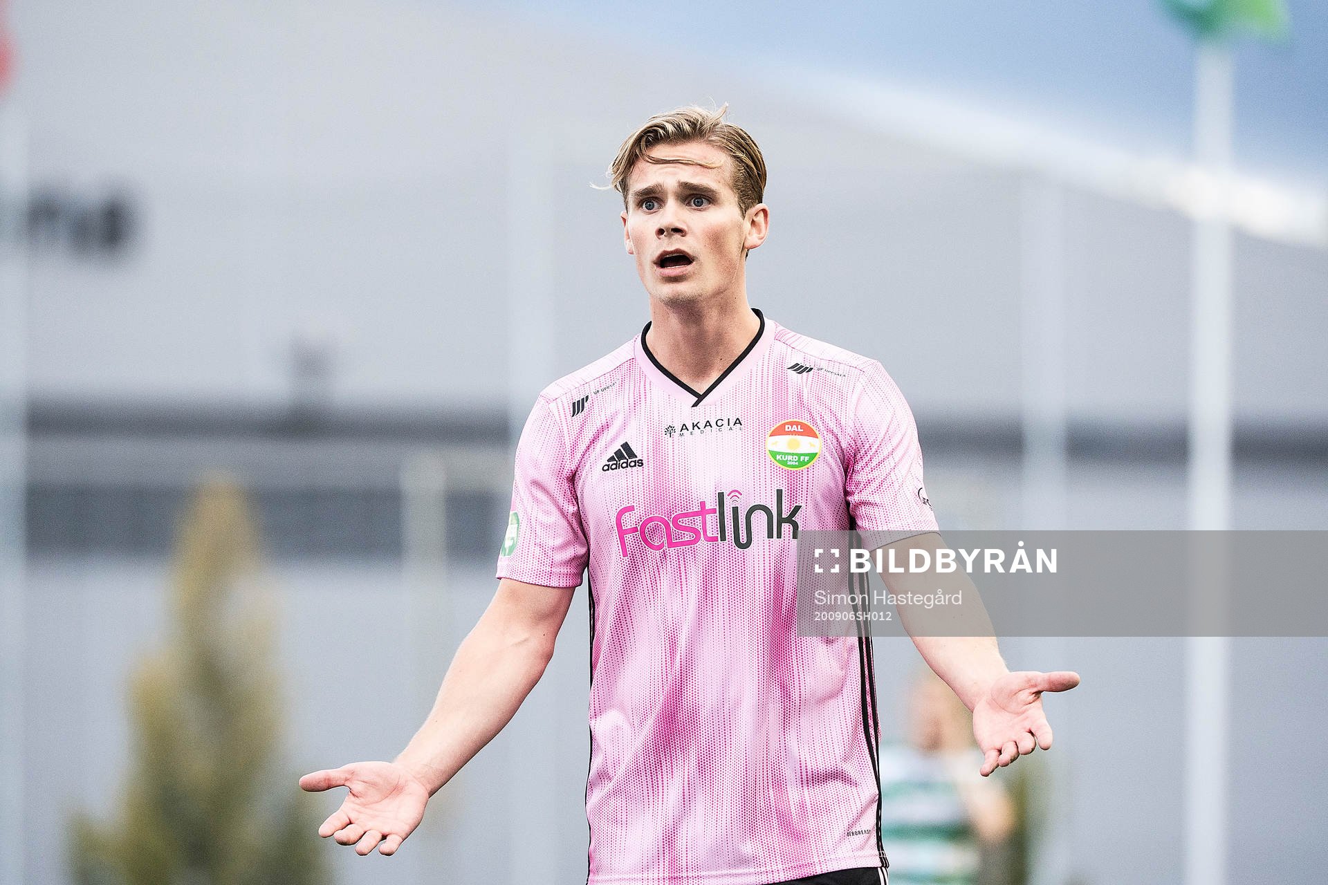 Dalkurds Hampus Finndell reagerar