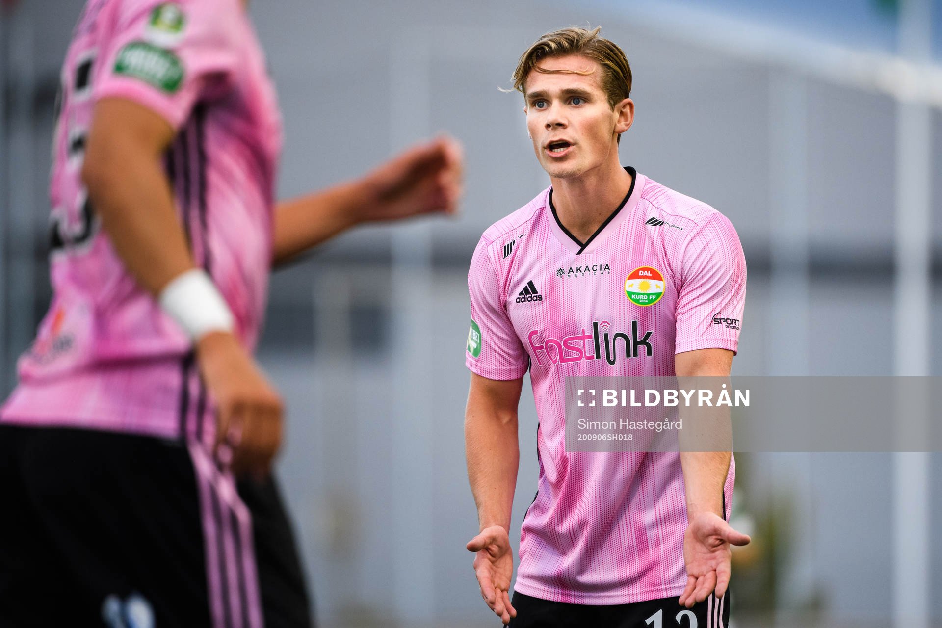 Dalkurds Hampus Finndell reagerar