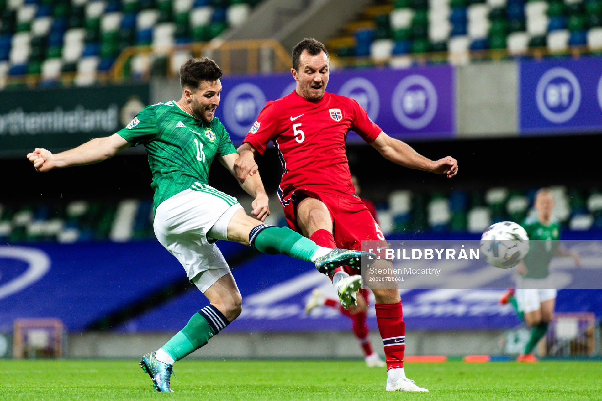 Conor Washington of Northern Ireland and Even Hovland of Norway during the UEFA Nations League football match between Northern Ireland and Norway on September 7, 2020 in Belfast.