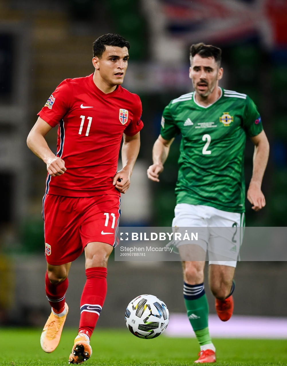 Mohamed «Moi» Elyounoussi of Norway and Michael Smith
