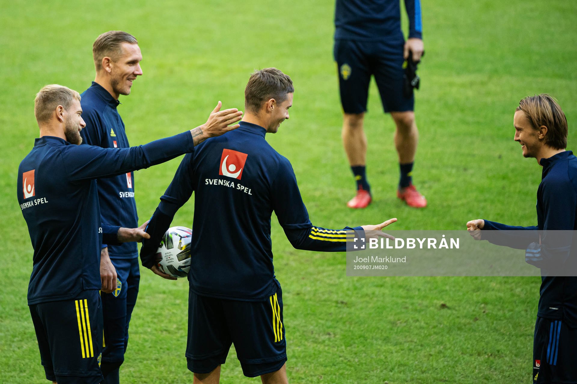 John Guidetti, goalkeeper Robin Olsen, Mikael Lustig and