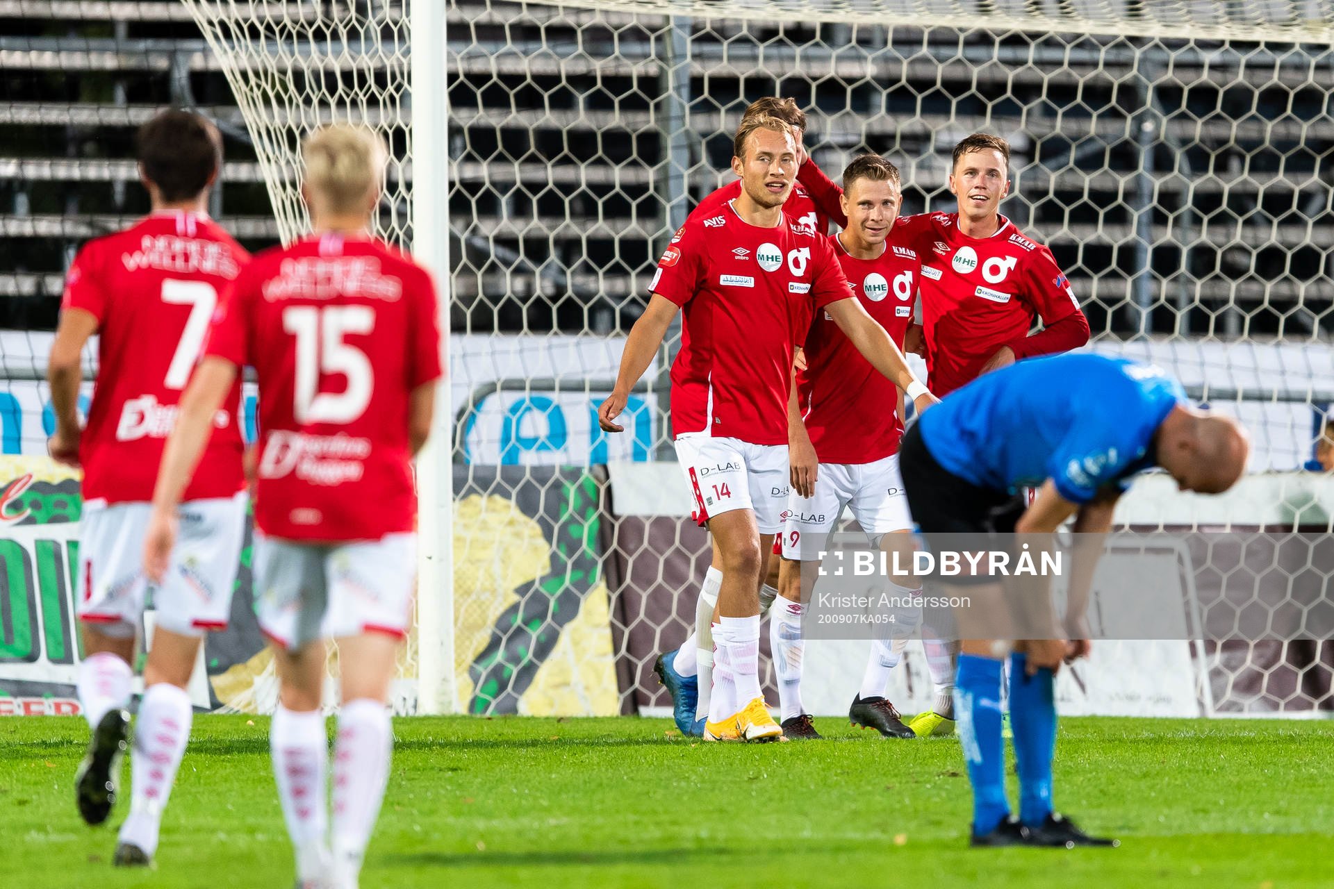 Degerfors spelare jublar