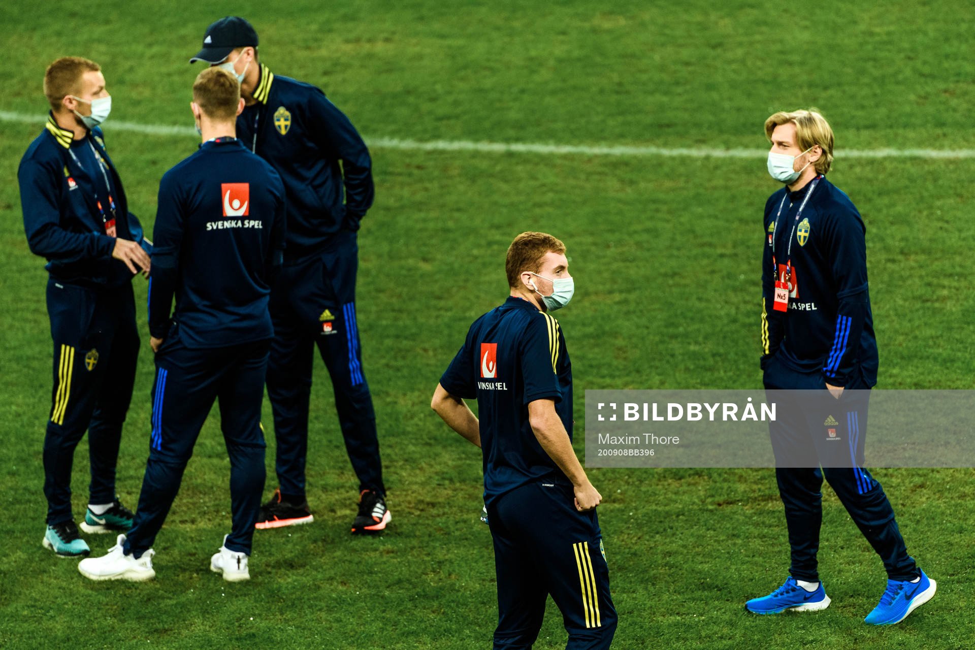 Dejan Kulusevski and Emil Forsberg of Sweden