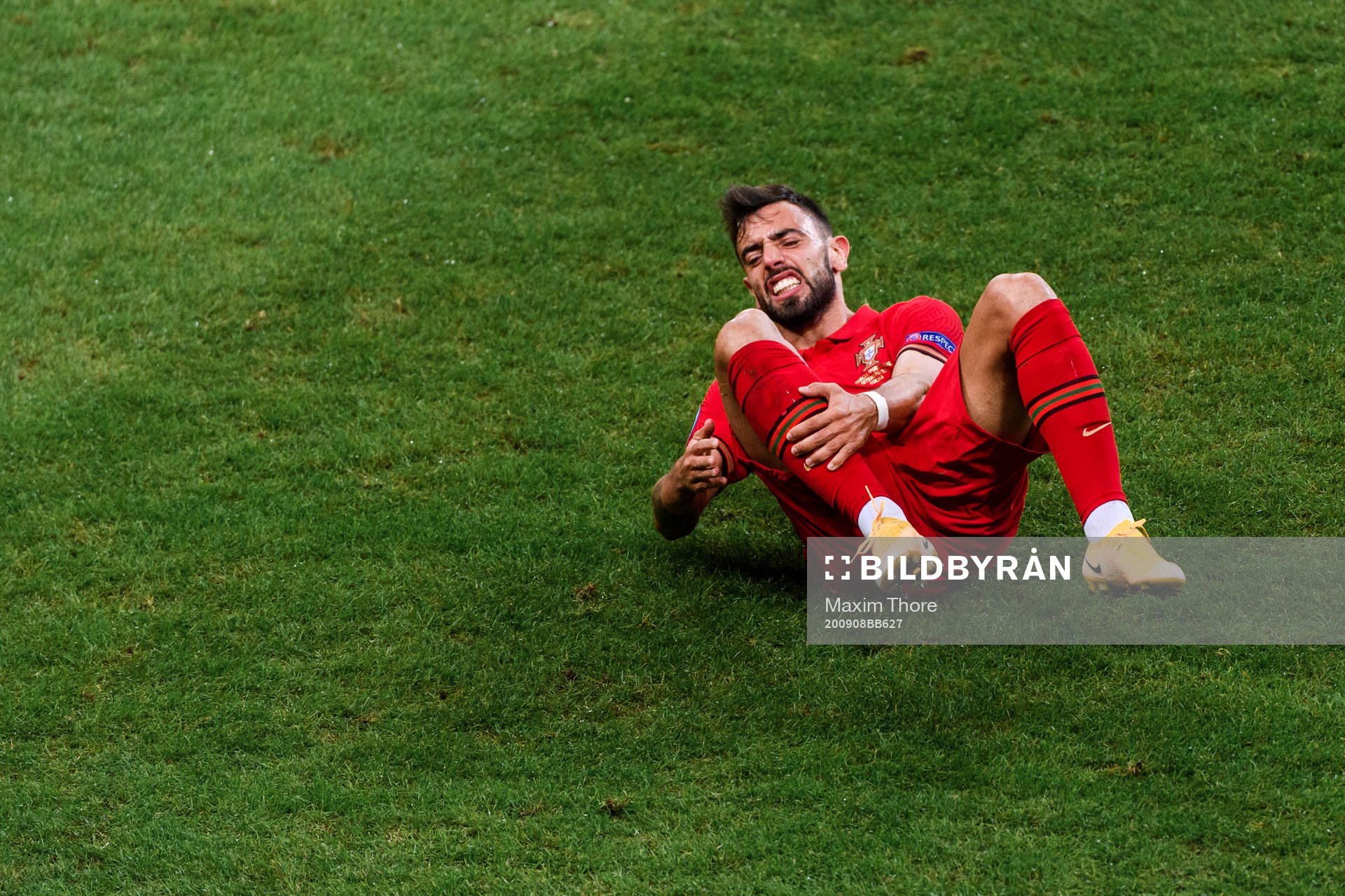 Bruno Fernandes of Portugal in pain