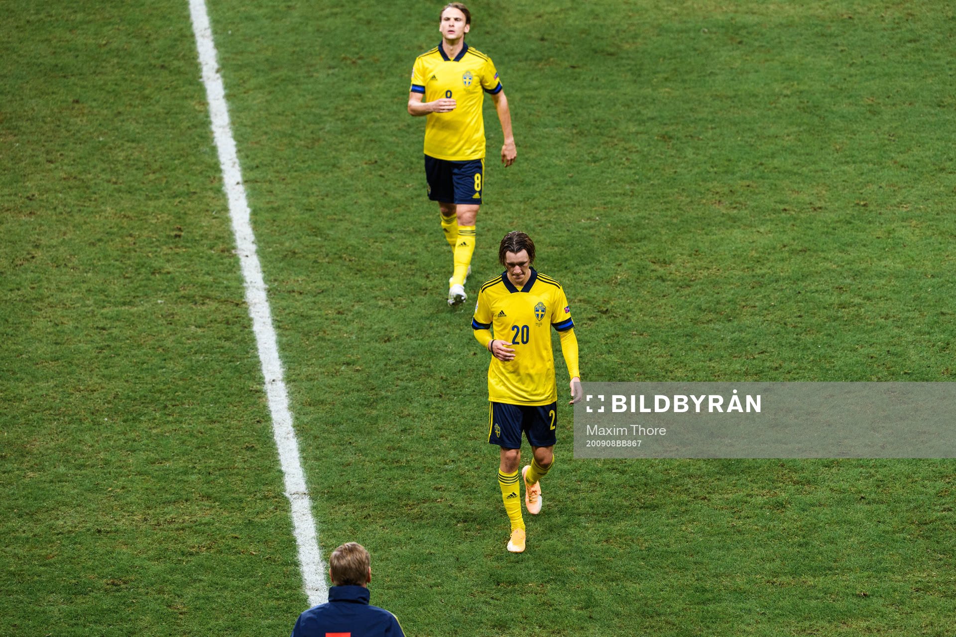 Albin Ekdal and Kristoffer Olsson of Sweden look dejected