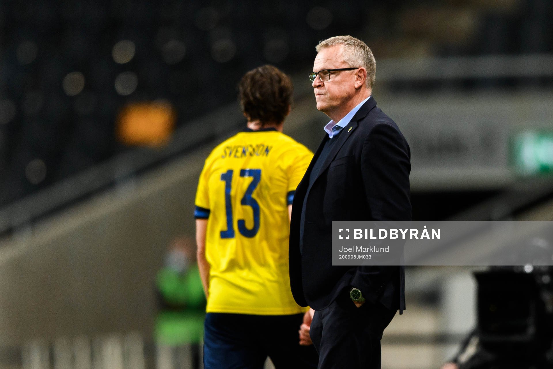 Gustav Svensson and head coach Janne Andersson of Sweden