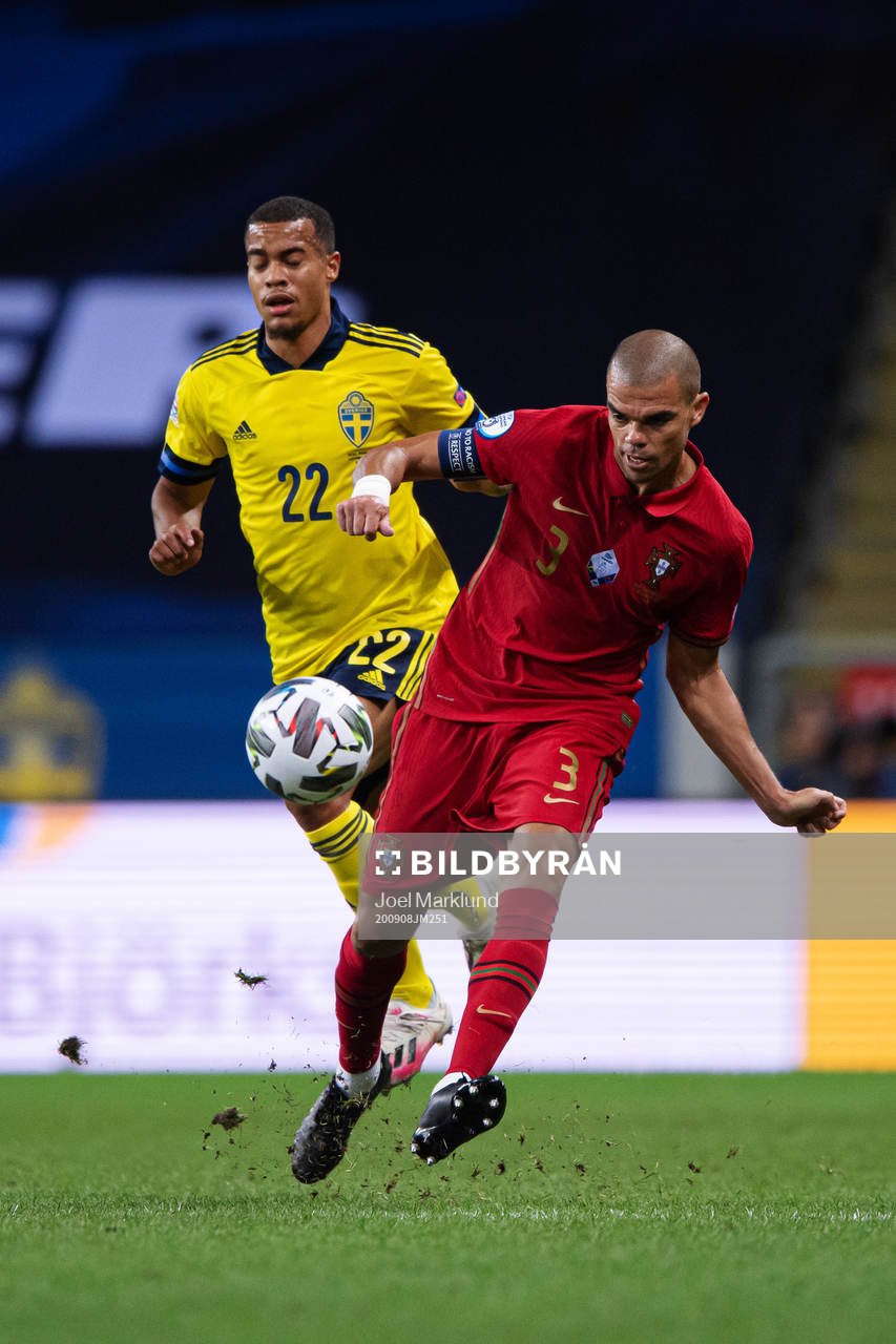 Robin Quaison of Sweden and Pepe of Portugal