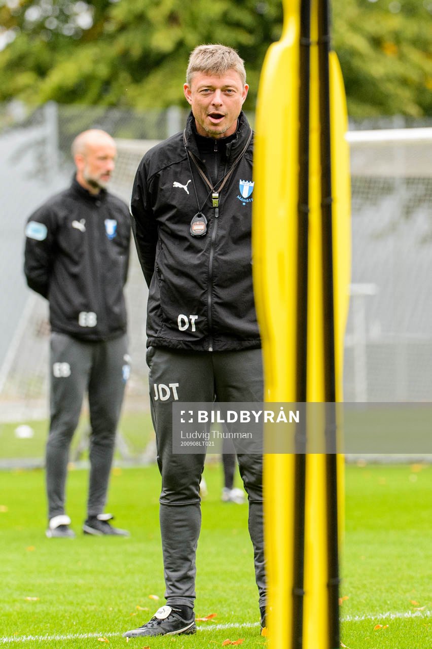 Tränare Jon Dahl Tomasson