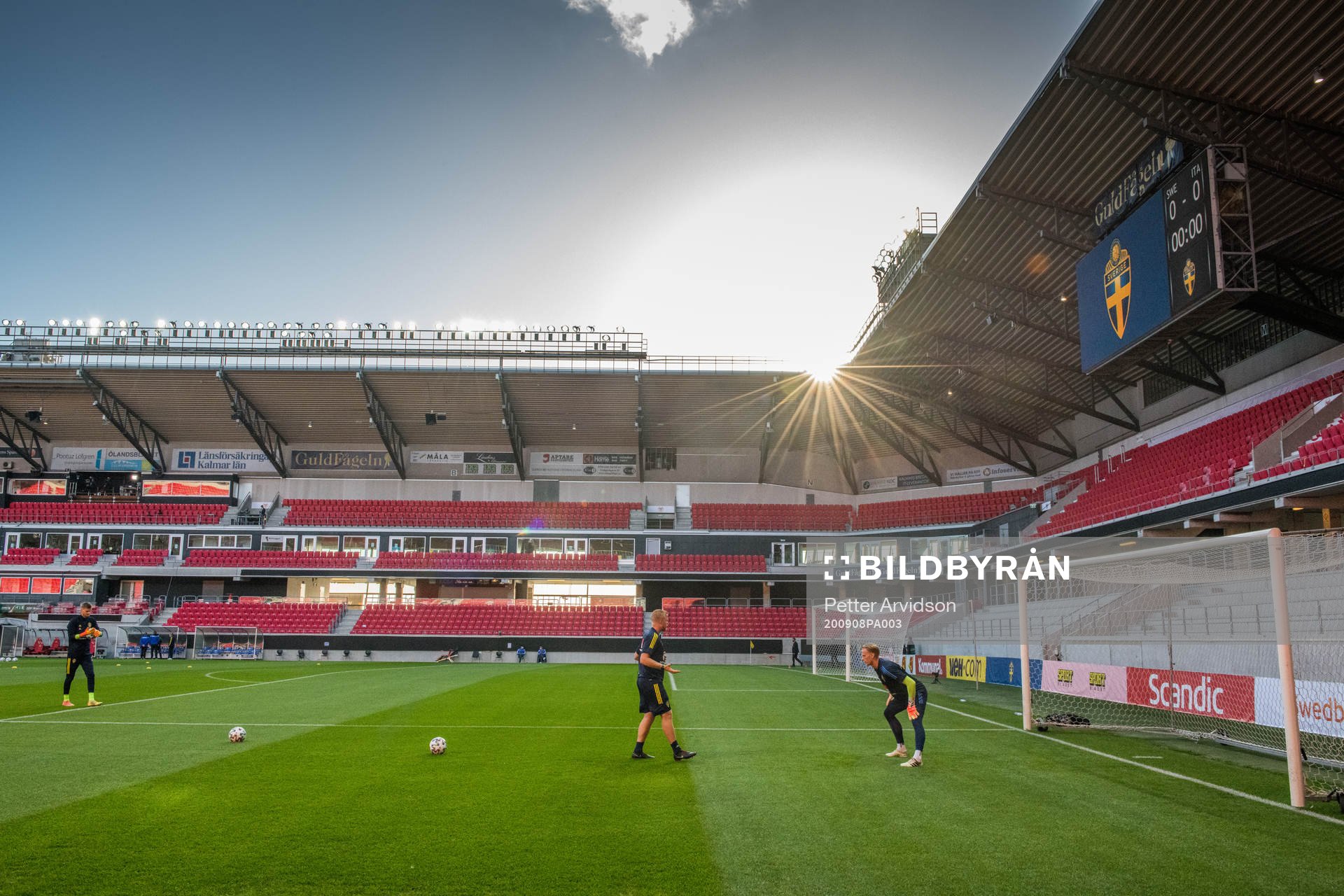 Goalkeeper Pontus Dahlberg of Sweden