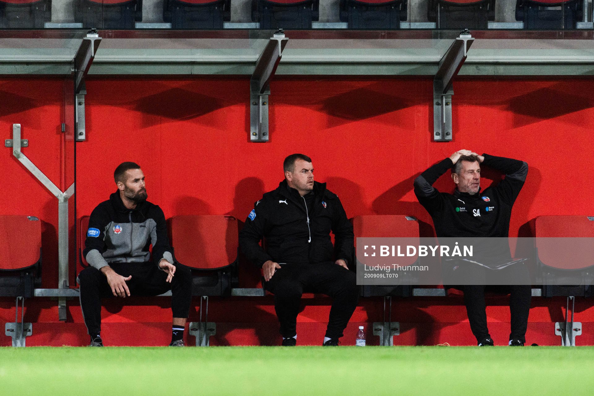 Helsingborgs tränare Olof Mellberg under fotbollsmatchen i Allsvenskan mellan Helsingborg och Kalmar den 9 september 2020 i Helsingborg.
