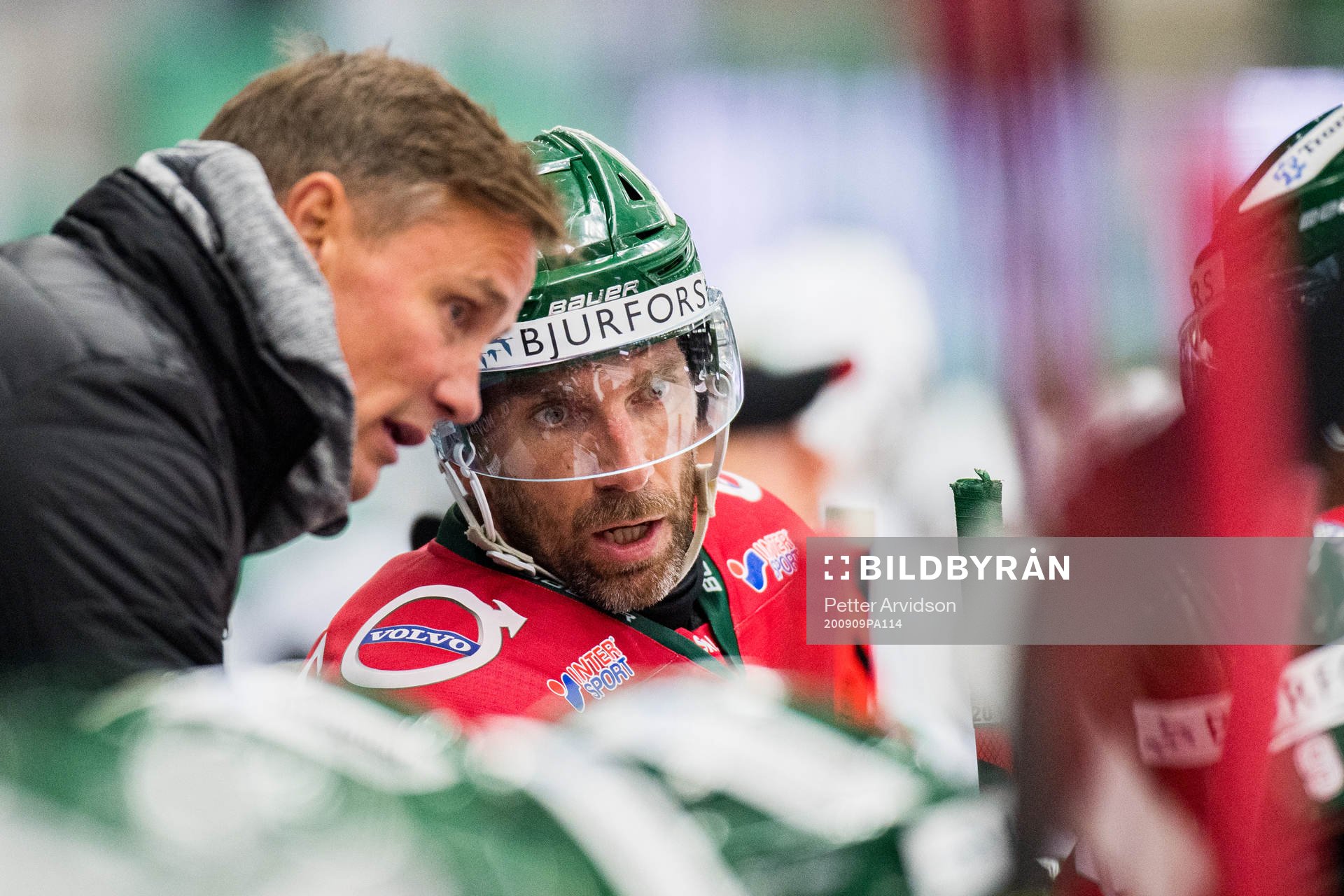 Frölundas tränare Roger Rönnberg och Joel Lundqvist