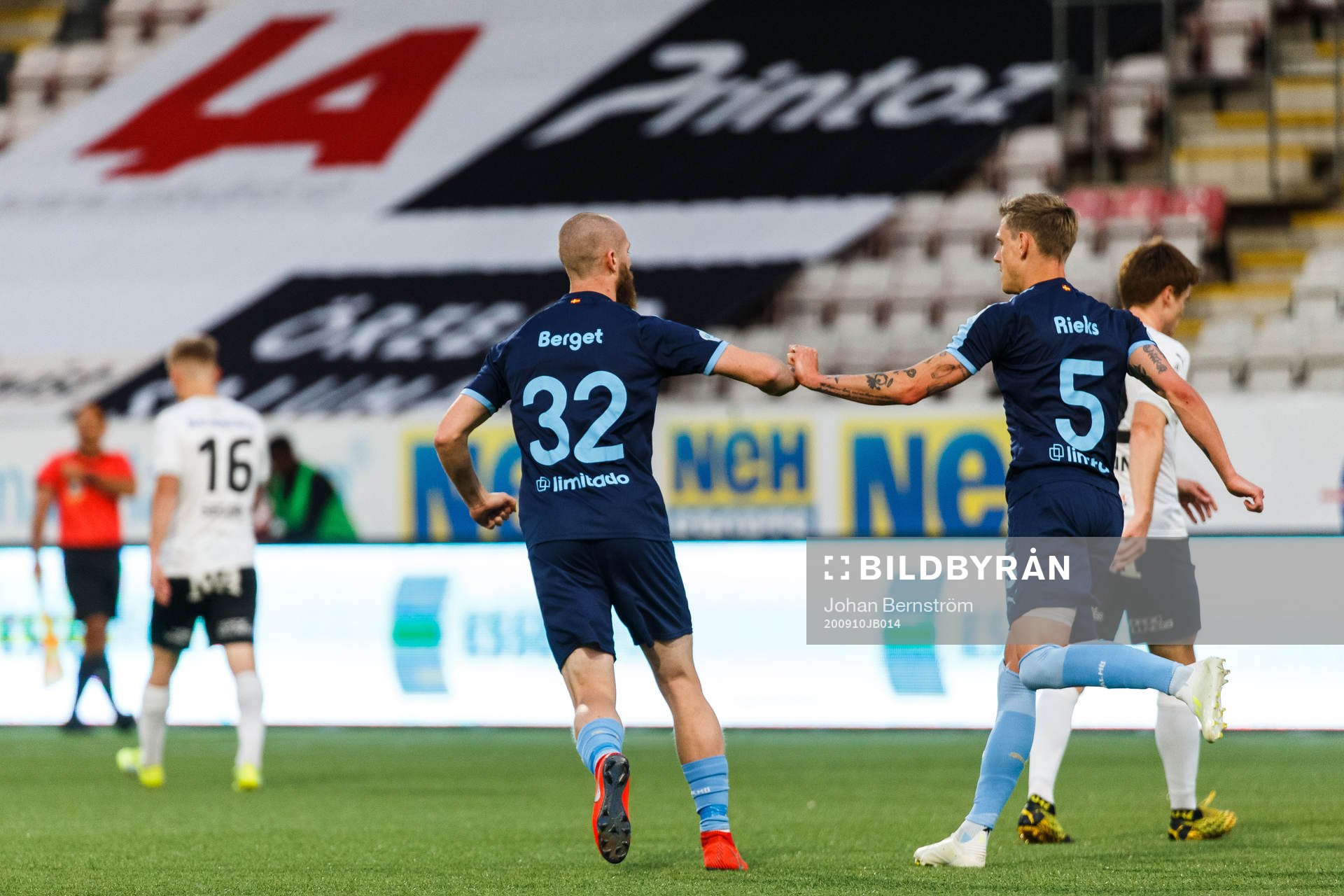 Malmö FFs Jo Inge Berget och Sören Rieks jublar
