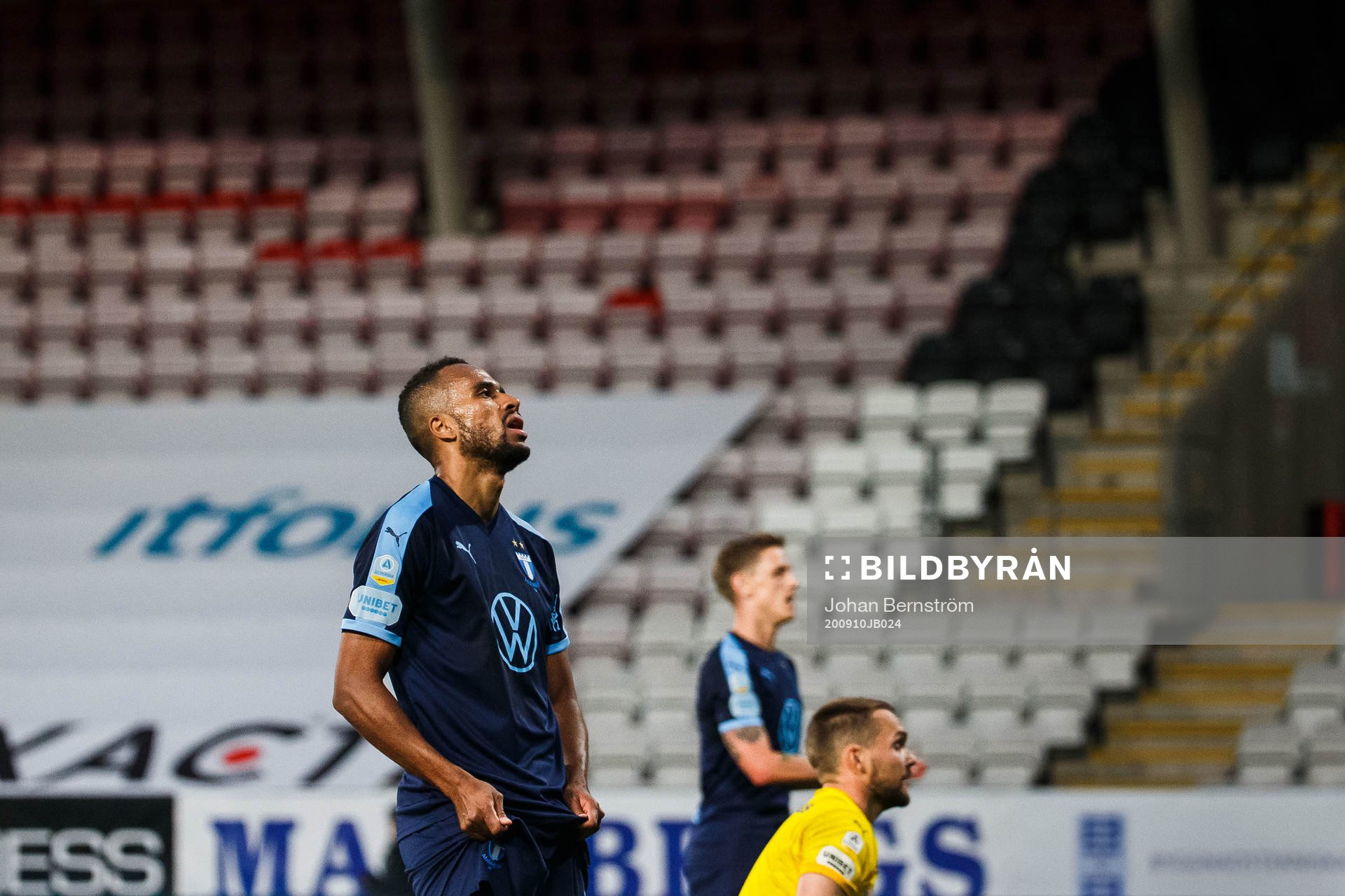 Malmö FFs Isaac Kiese Thelin deppar