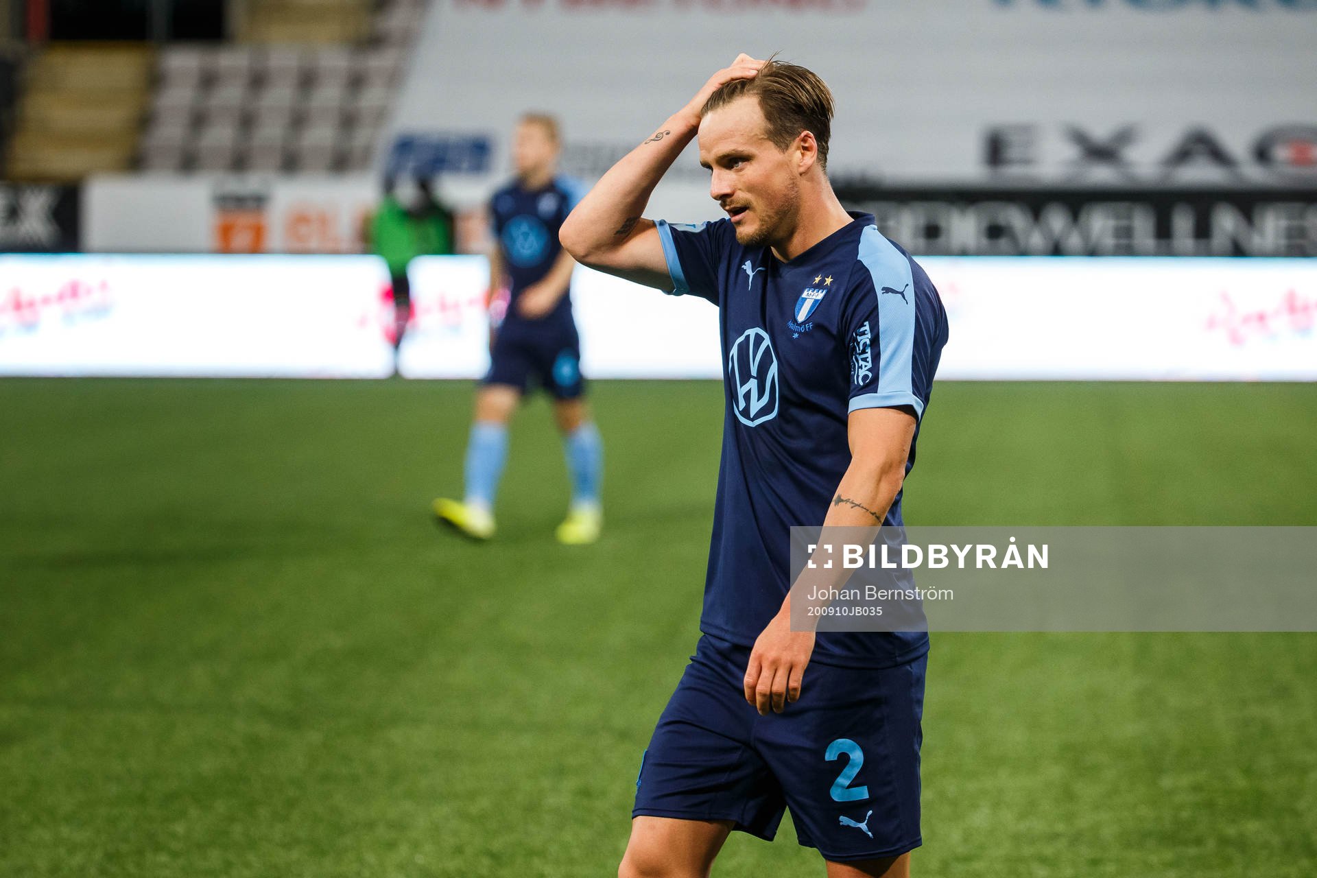 Malmö FFs Eric Larsson deppar i halvtid