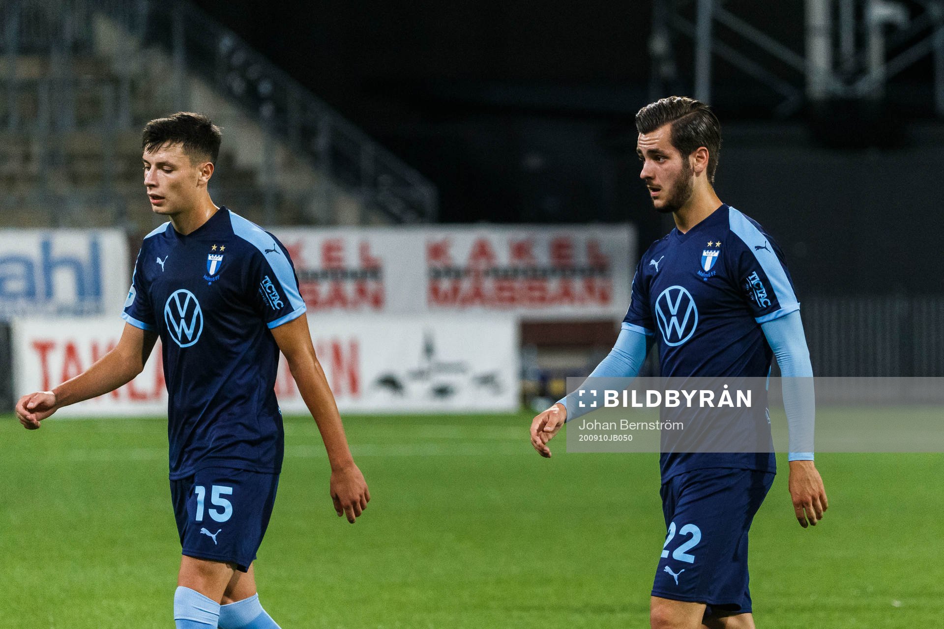 Malmö FFs Anel Ahmedhodzic och Adi Nalic deppar