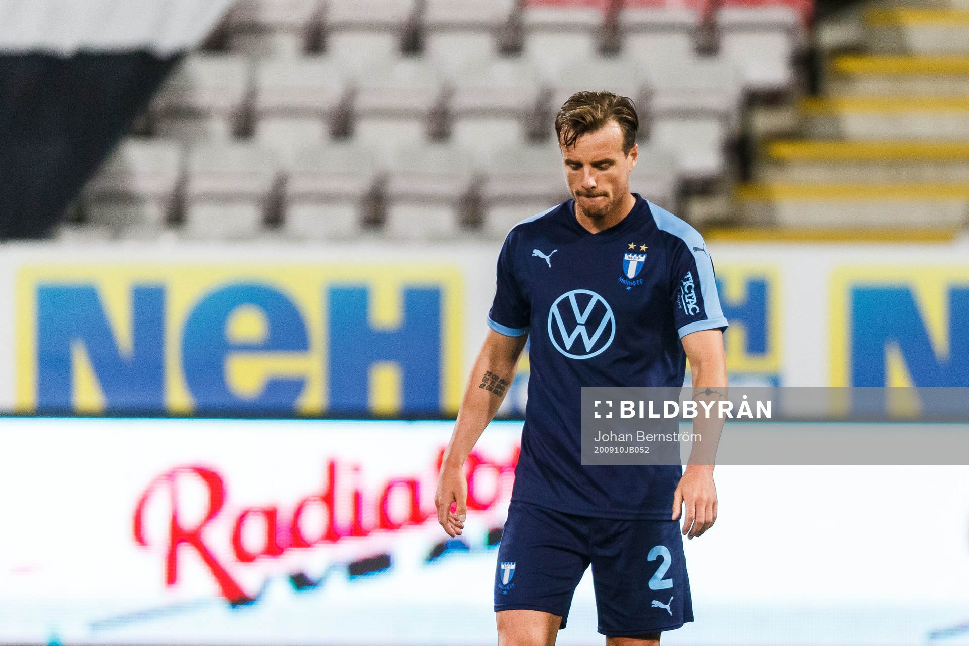 Malmö FFs Eric Larsson deppar