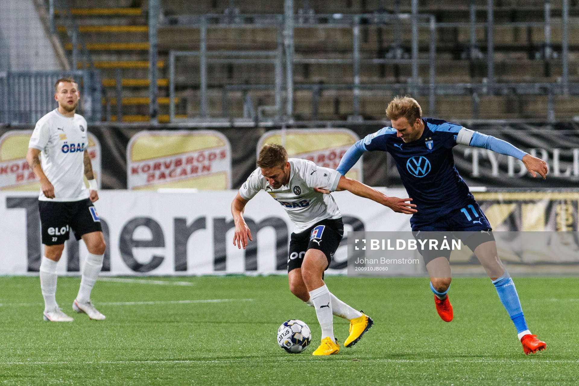 Örebros Johan Mårtensson och Malmö FFs Ola Toivonen