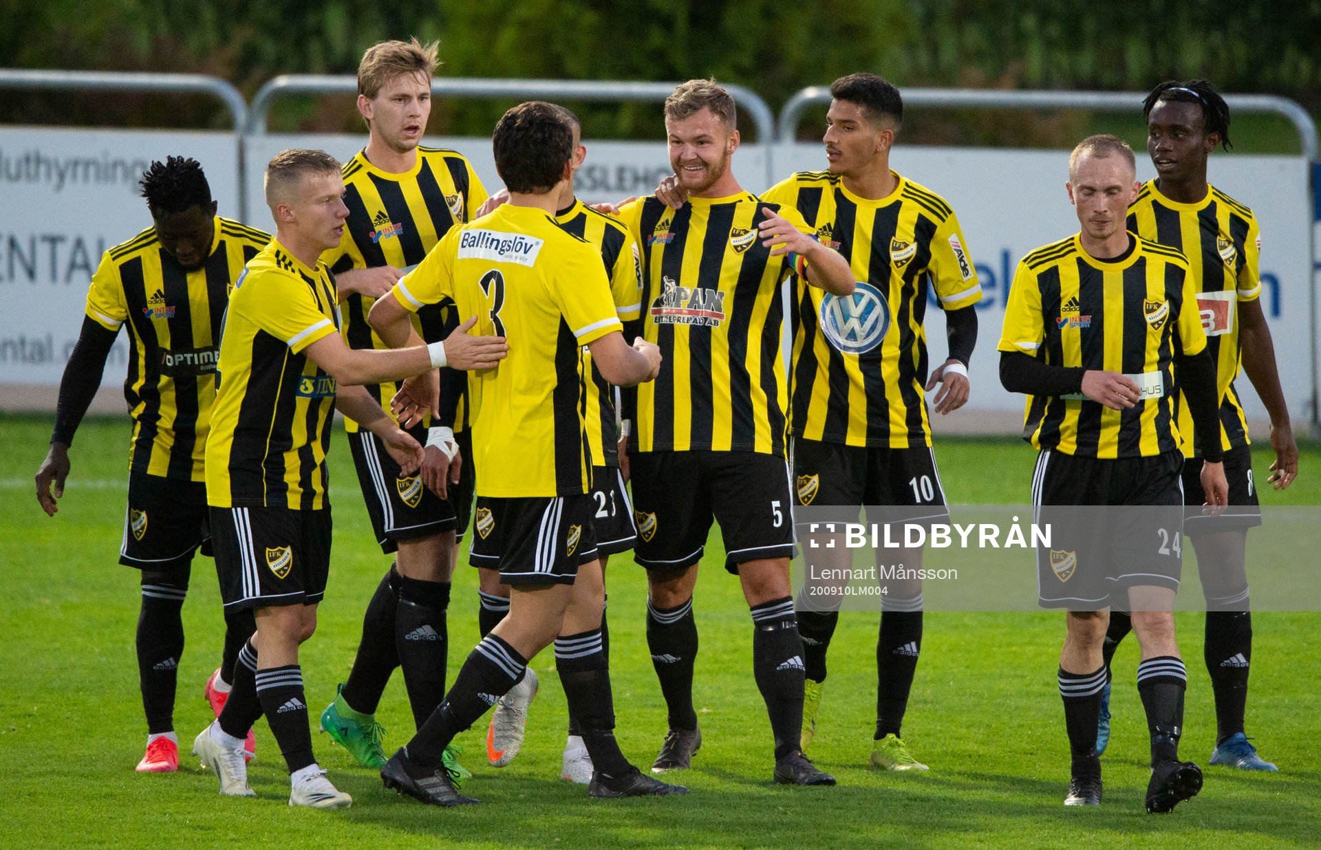IFK Hässleholms William Andersson har gjort drömmål i matchen mellan IFK Hässleholm och Kristianstads FC i Hässleholm den 10 september 2020.