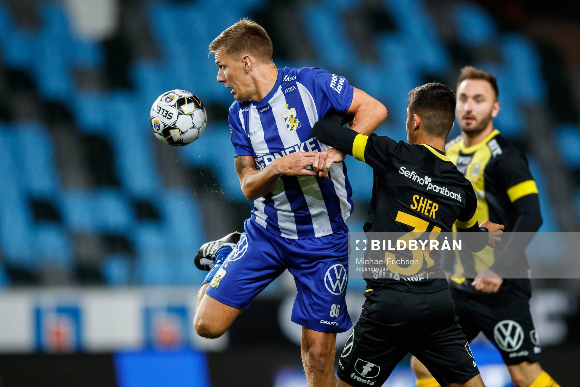 IFK Göteborgs Pontus Wernbloom och Hammarbys Aimar Sher
