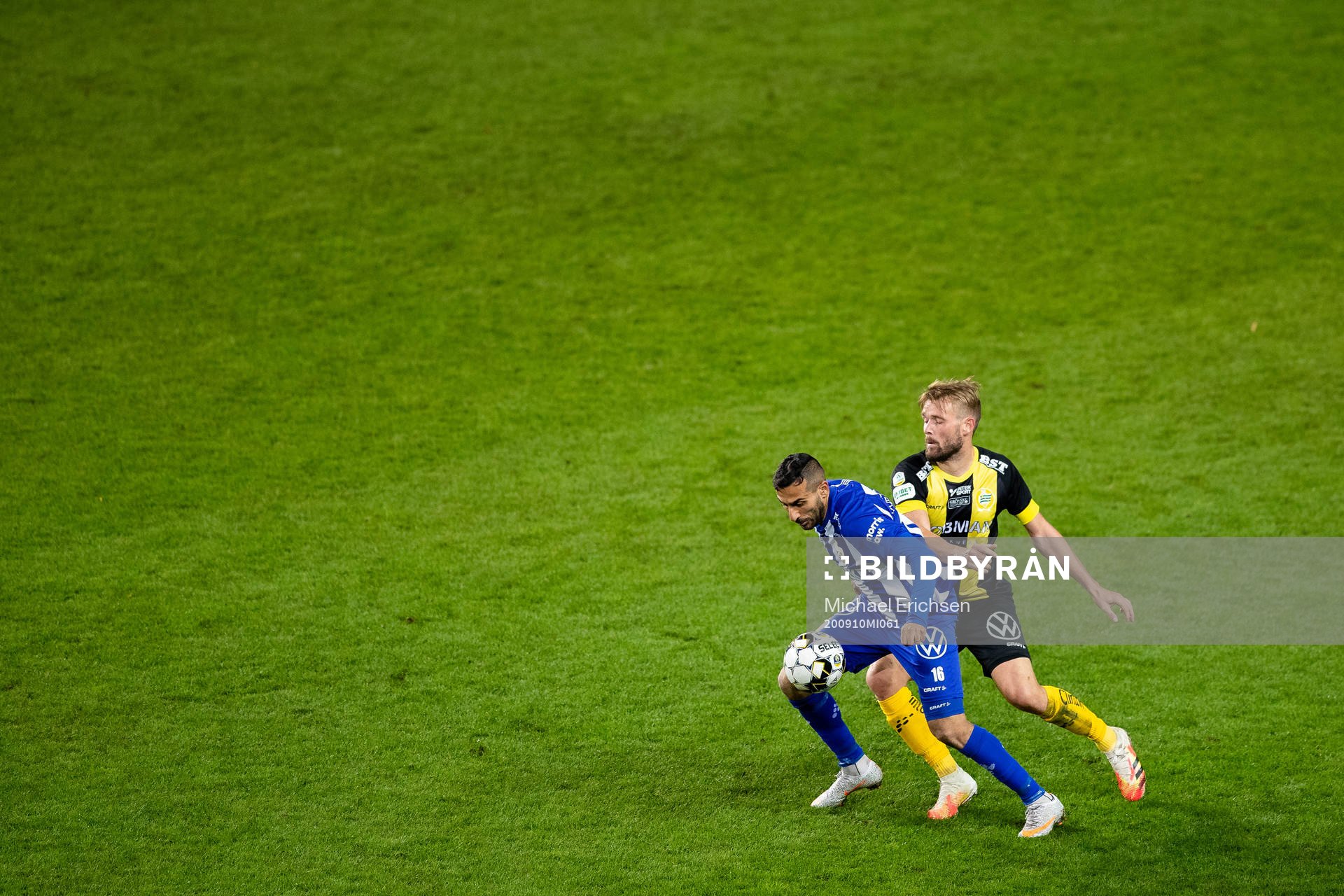 IFK Göteborgs Sargon Abraham och Hammarbys Mads Fenger