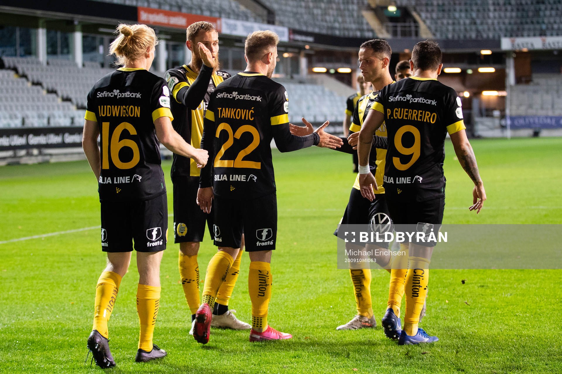 Hammarbys Muamer Tankovic jublar