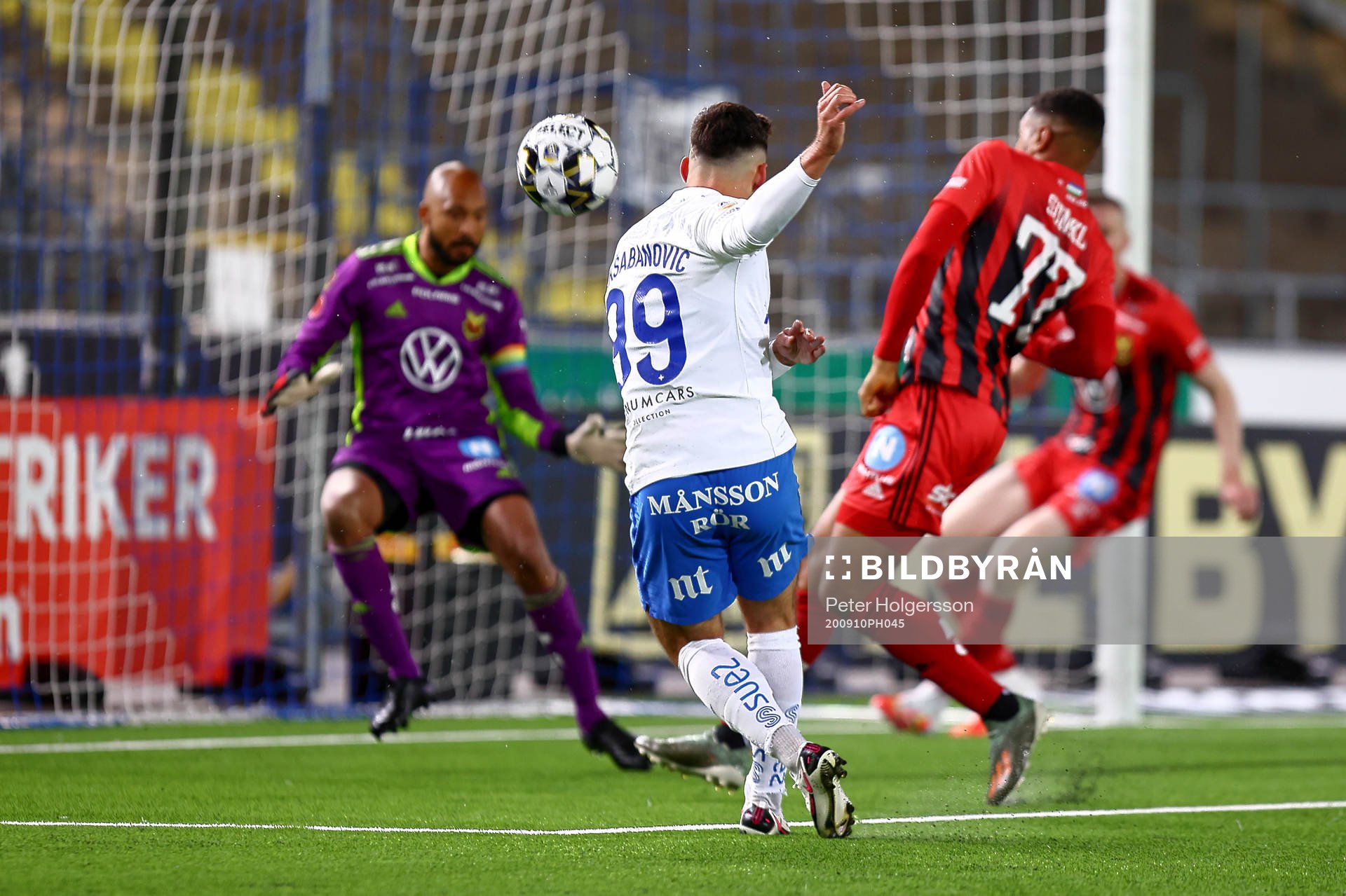 IFK Norrköpings Sead Haksabanovic missar en målchans