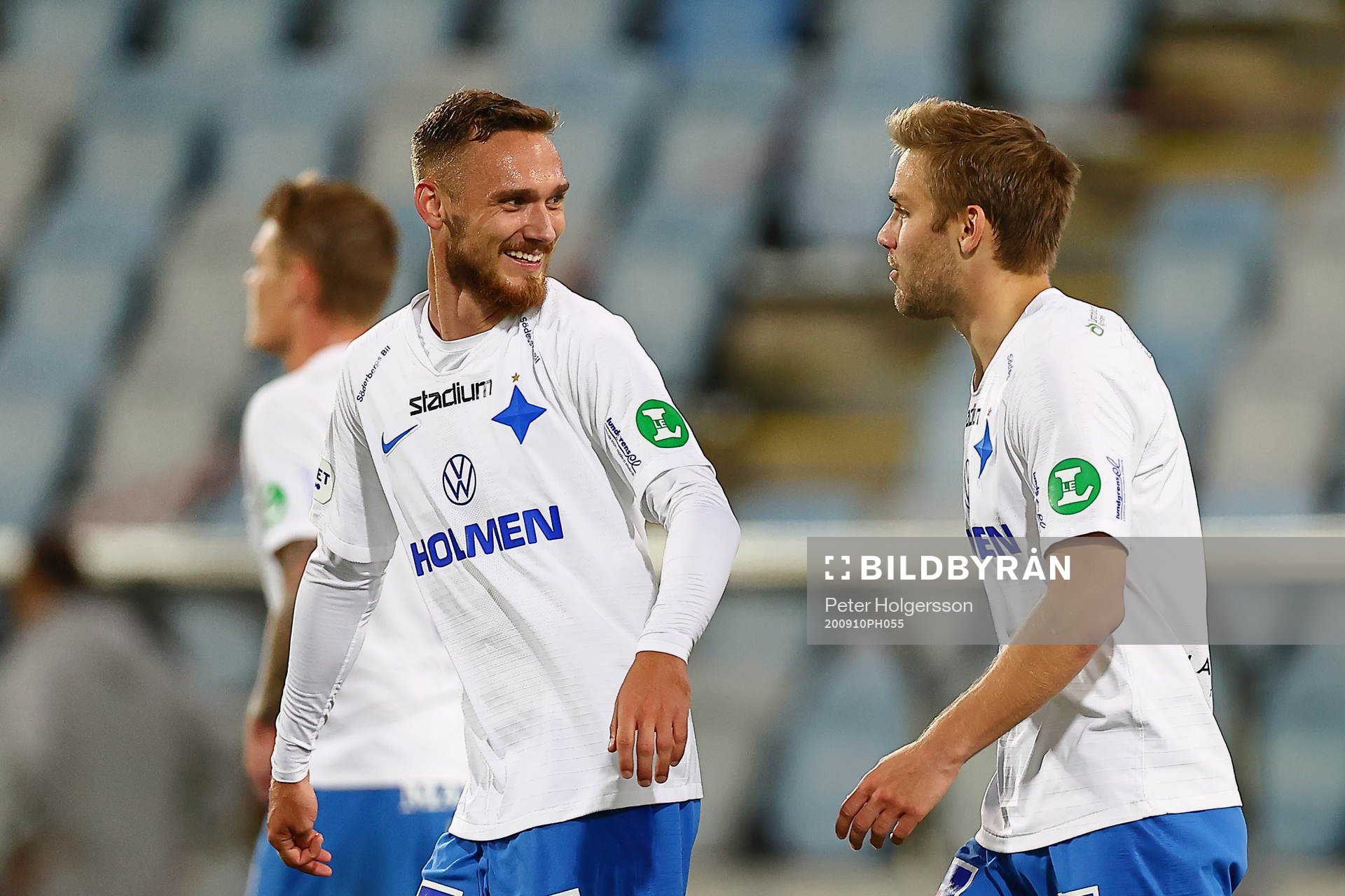 IFK Norrköpings Linus Wahlqvist och Christoffer Nyman jublar efter mål 2-0 av Christoffer Nyman under fotbollsmatchen i Allsvenskan mellan IFK Norrköping och Östersund den 10 september 2020 i Norrköping.