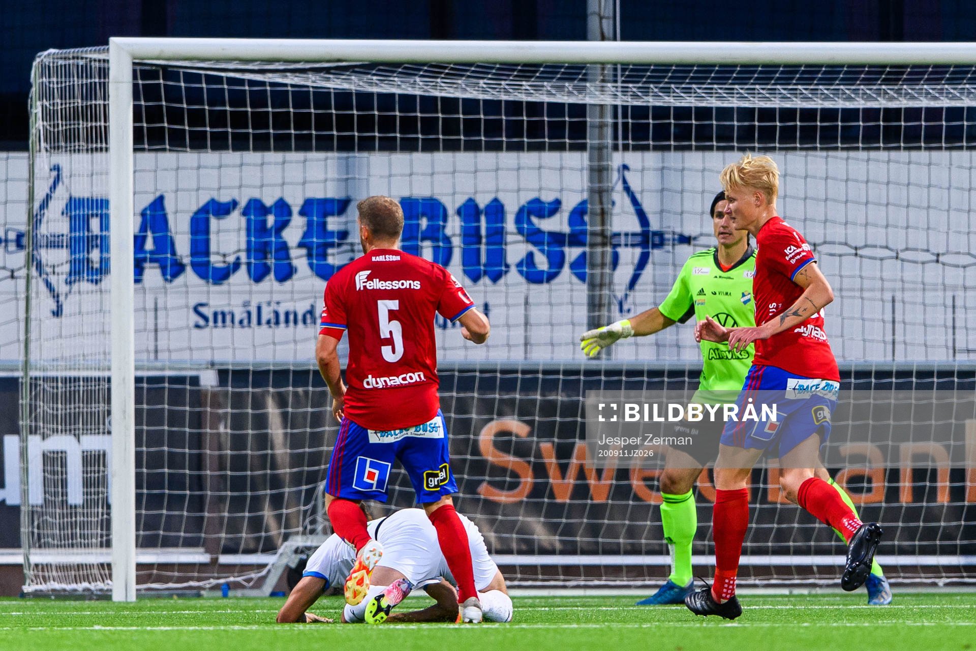 Östers Stefan Karlsson i en situation med Akropolis Nikola