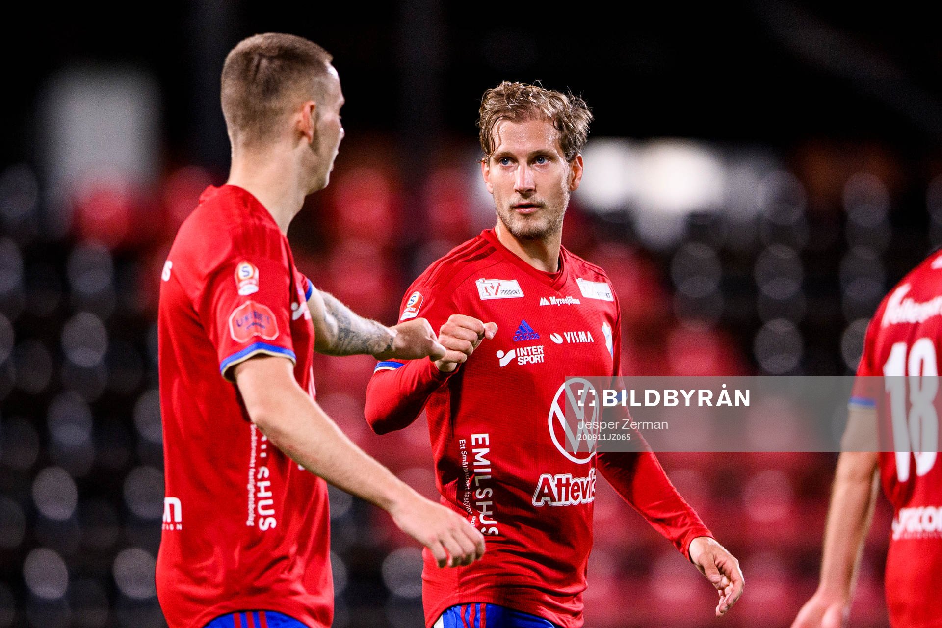 Östers Petar Petrovic och Simon Alexandersson jublar efter 2-2 under fotbollsmatchen i Superettan mellan Akropolis och Öster den 11 september 2020 i Stockholm.