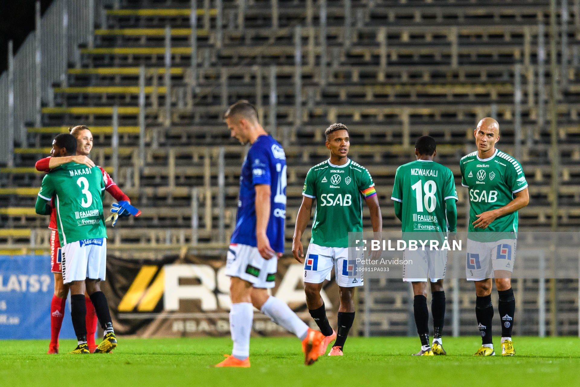 Brages Seth Kanteh Hellberg, Bantu Mzwakali och Carlos Garcia Ambrosiani jublar efter fotbollsmatchen i Superettan mellan Trelleborg och Brage den 11 september 2020 i Trelleborg.