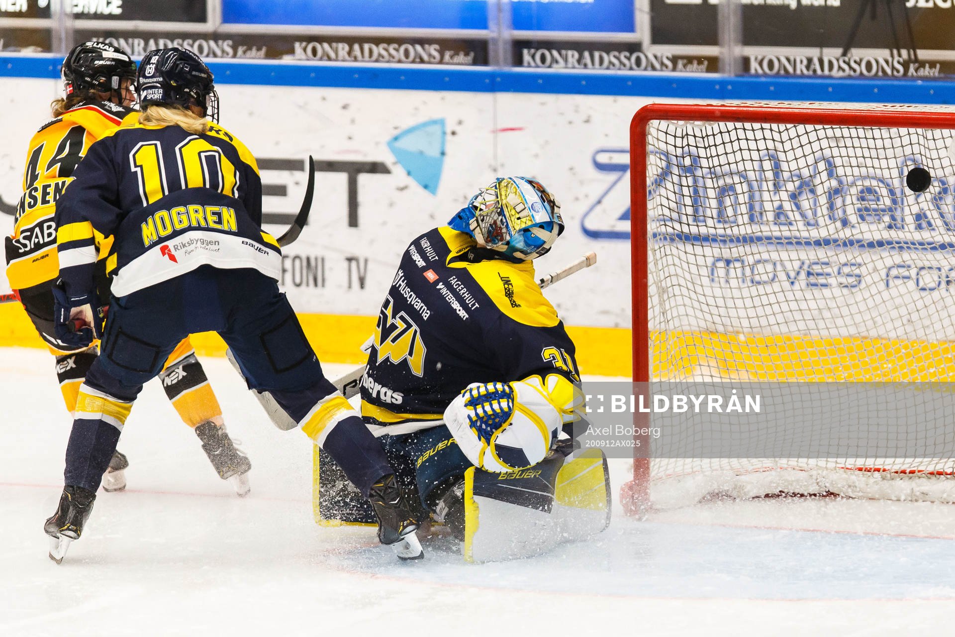 Luleås Nicoline Söndergaard Jensen gör 0-2