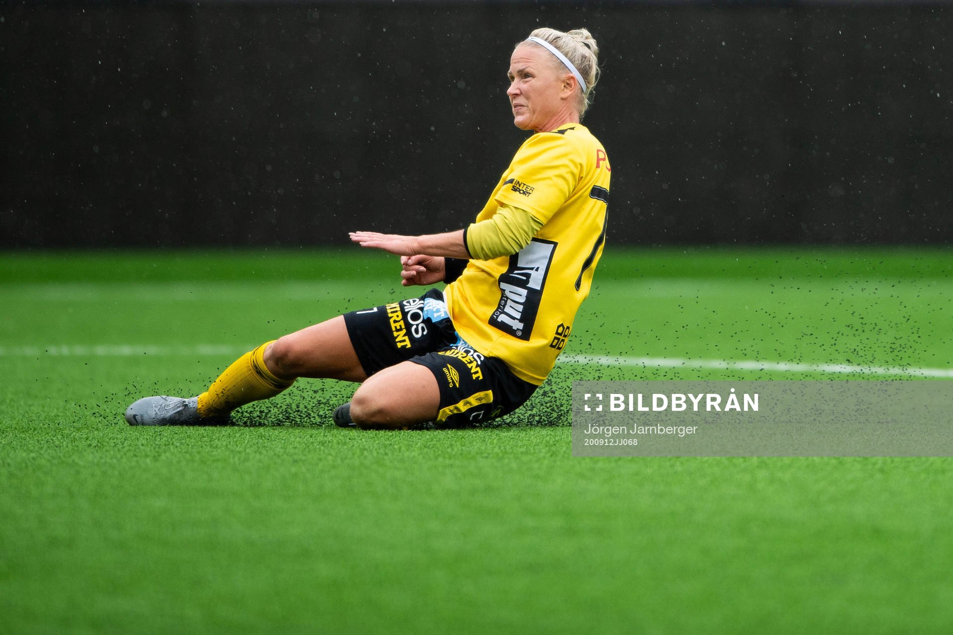 Elfsborgs Sara Jardving skjuter i mål