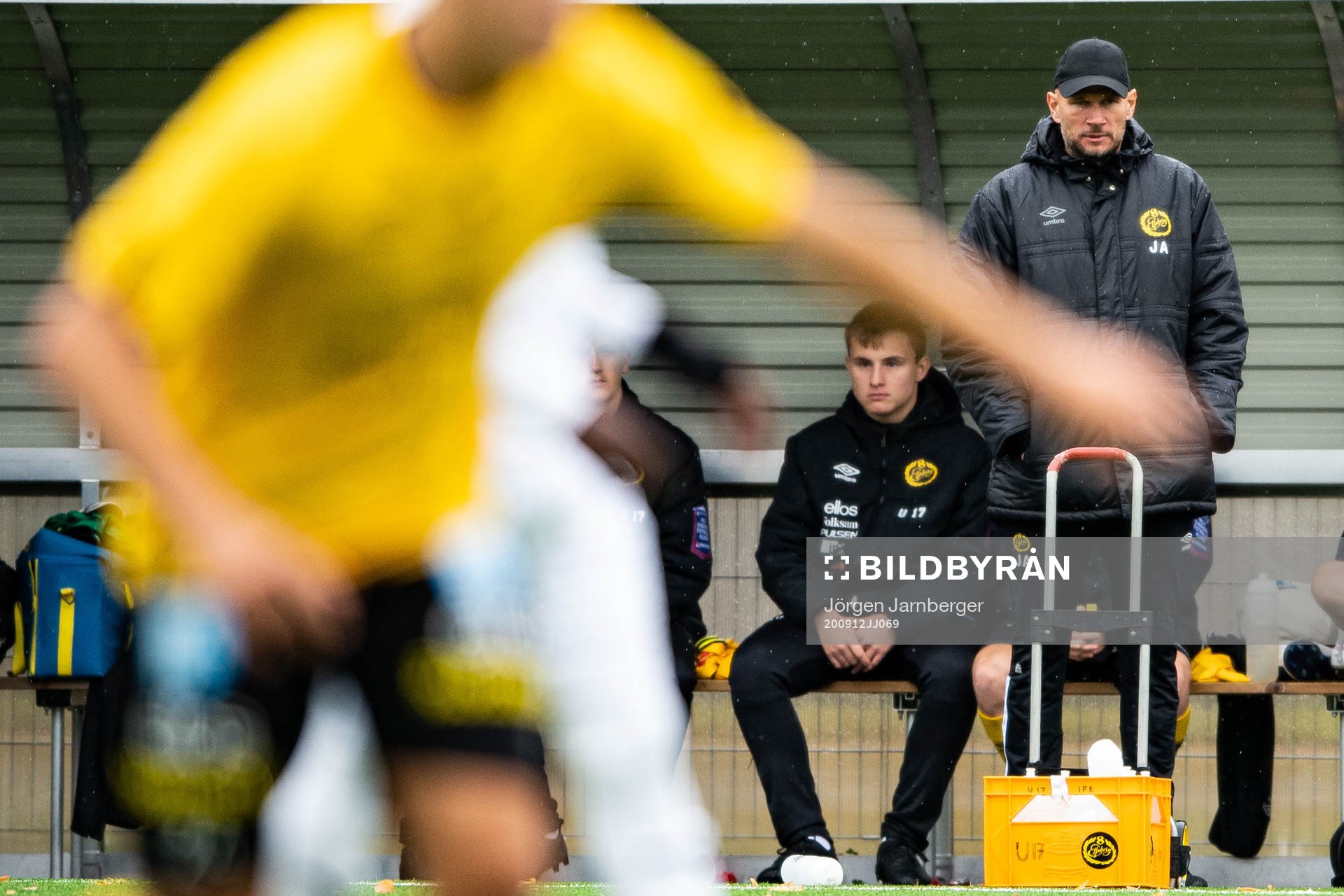 Elfsborgs U17 tränare Joakim Alexandersson under fotbollsmatchen i P17 Allsvenskan mellan Elfsborg och Häcken den 12 september 2020 i Borås.
