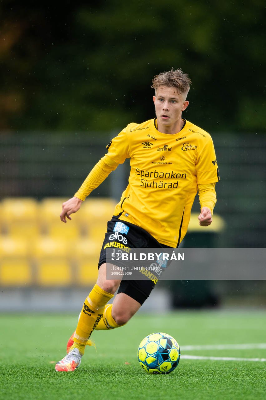Elfsborgs Filip Persson under fotbollsmatchen i P17 Allsvenskan mellan Elfsborg och Häcken den 12 september 2020 i Borås.