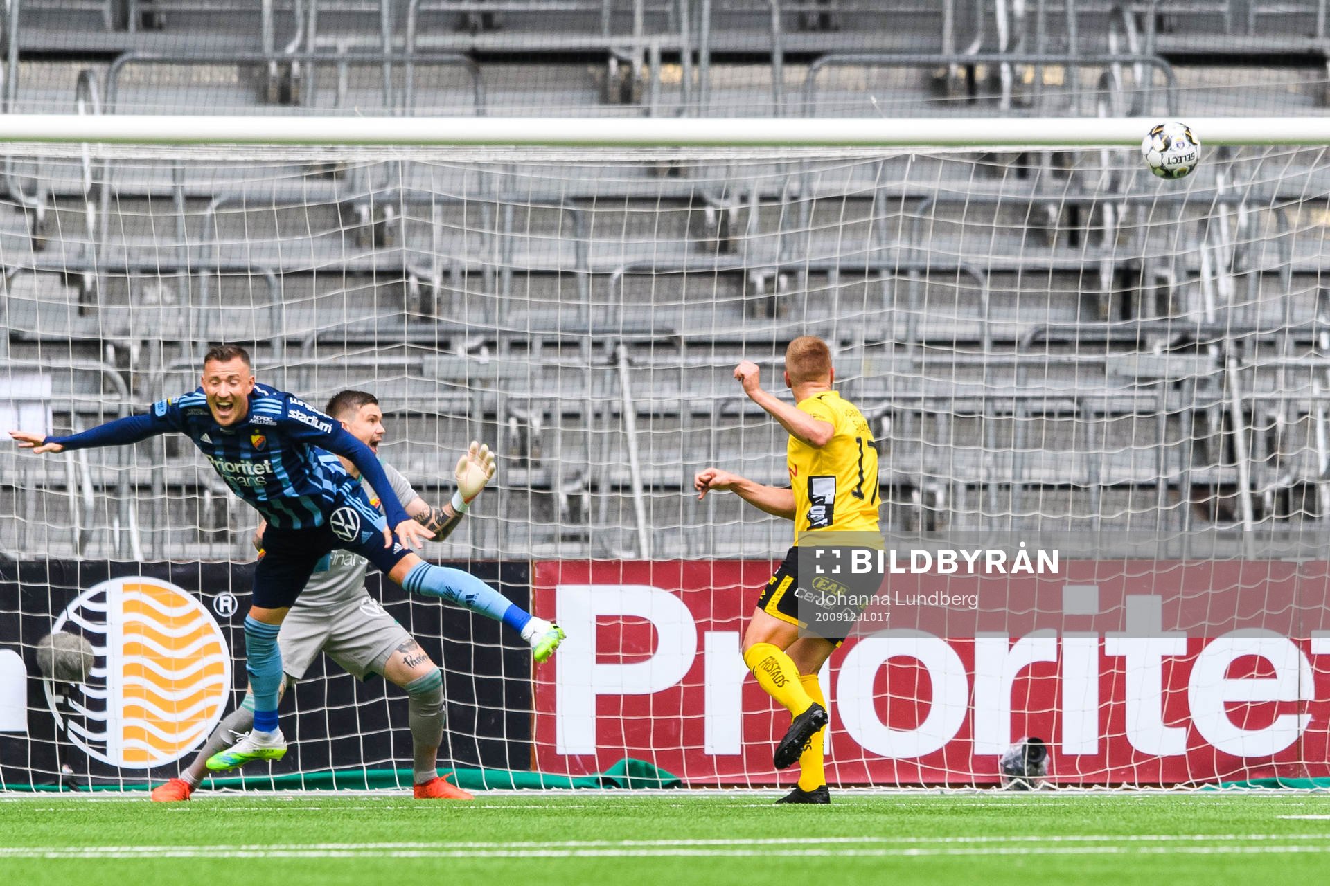 Elfsborgs Per Frick gör ett mål som senare döms bort