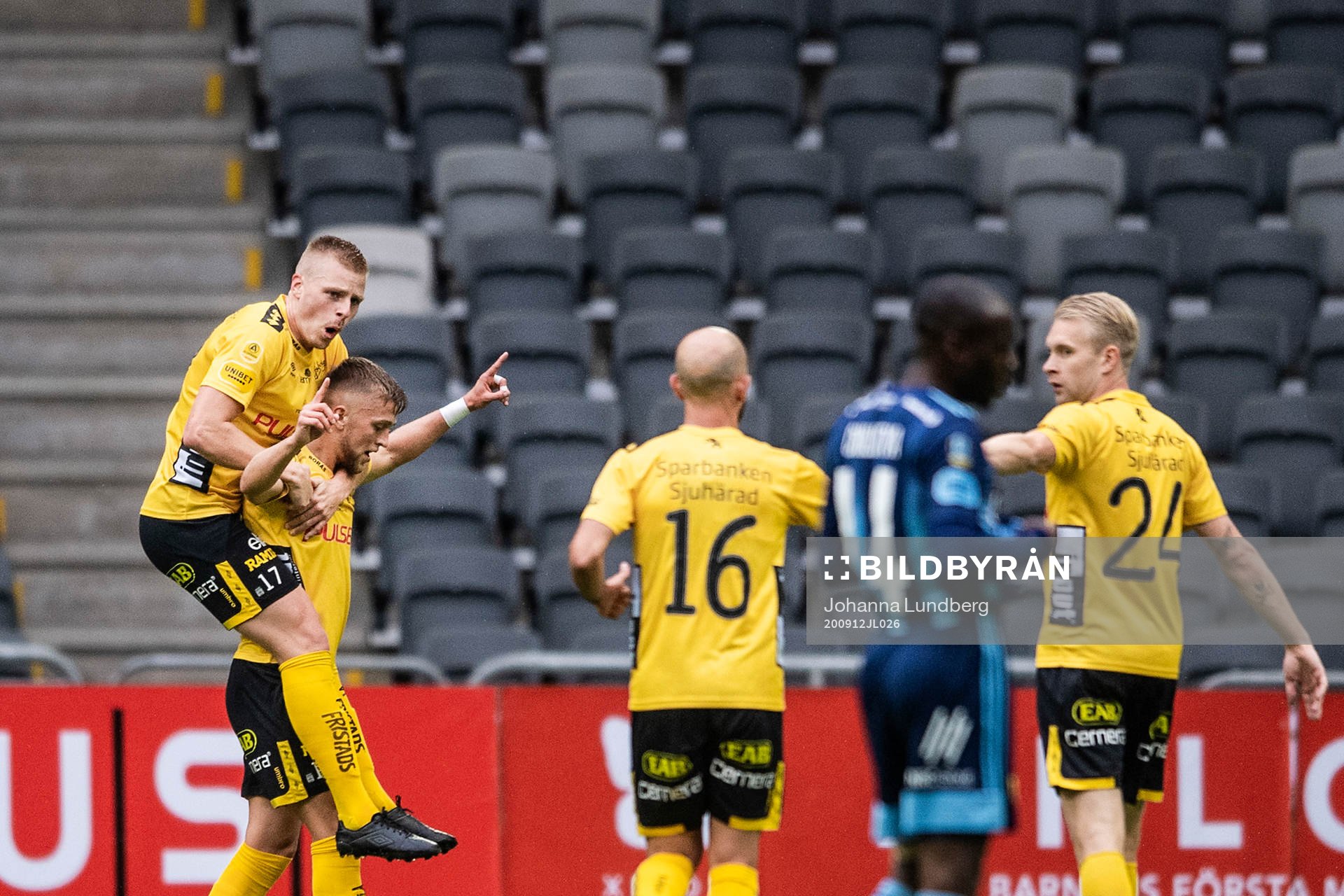 Elfsborgs Per Frick och Jesper Karlsson jublar