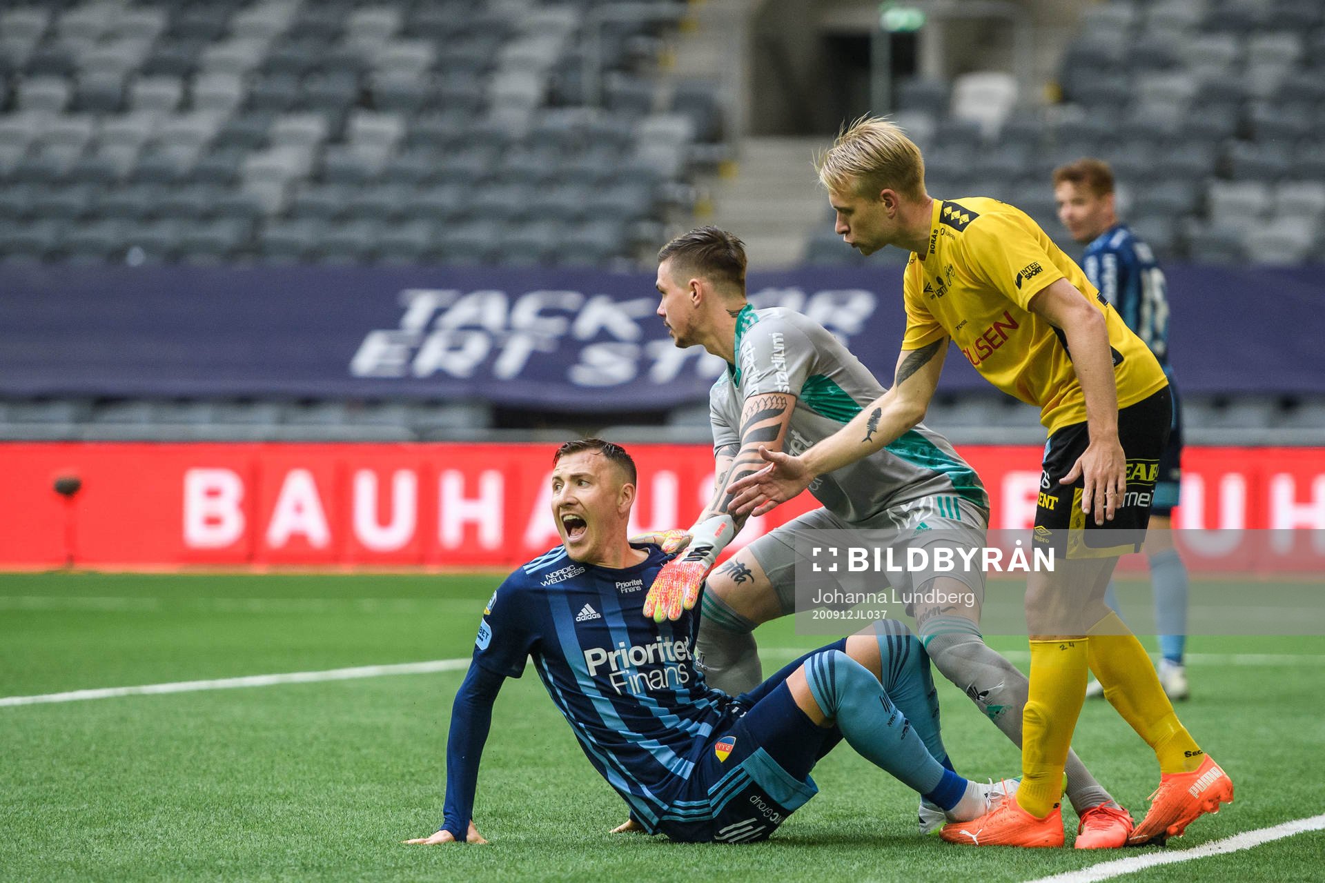 Djurgårdens Fredrik Ulvestad och målvakt Per Kristian