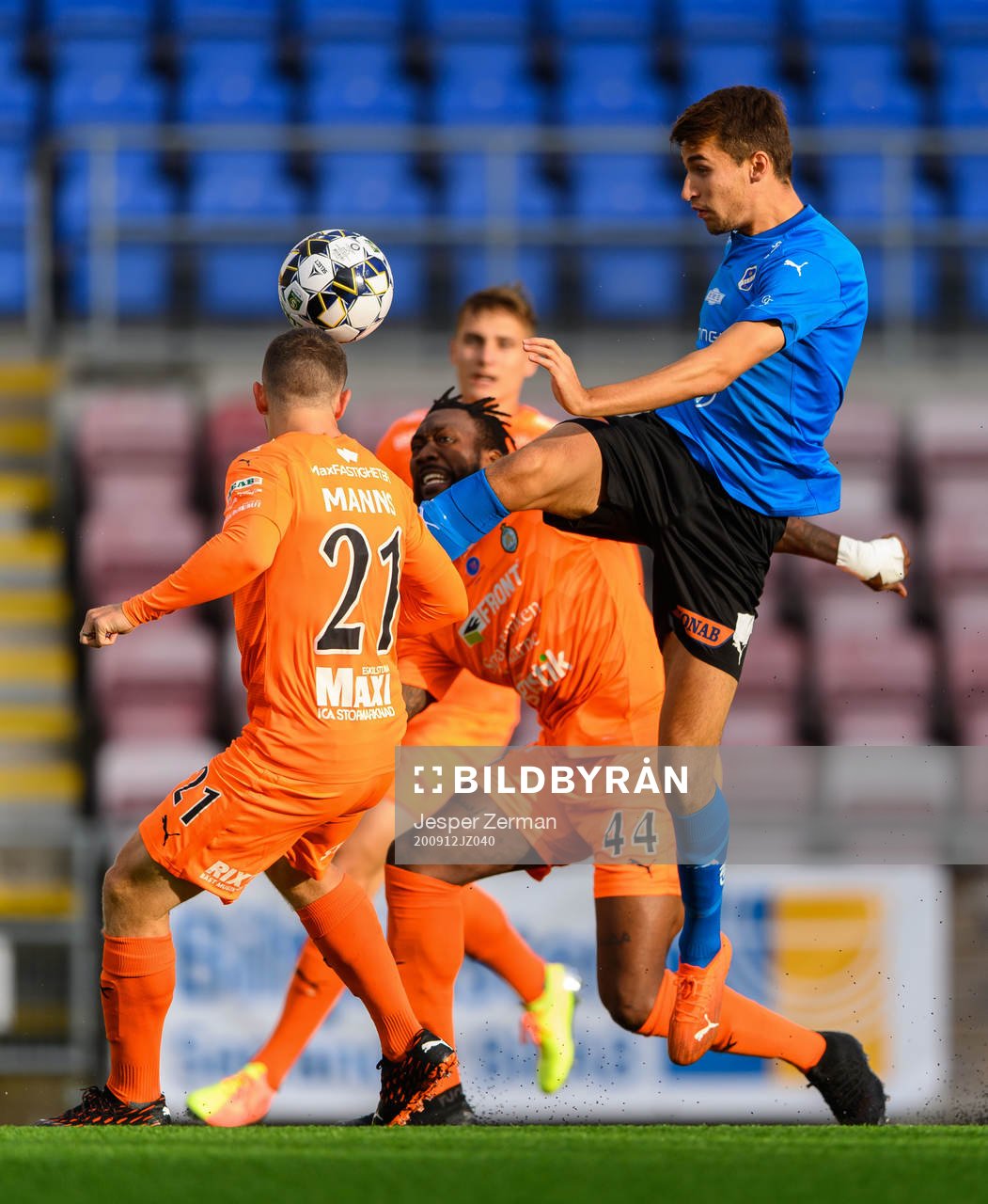 Halmstads Rasmus Wiedesheim-Paul AFC Eskilstunas Abdel