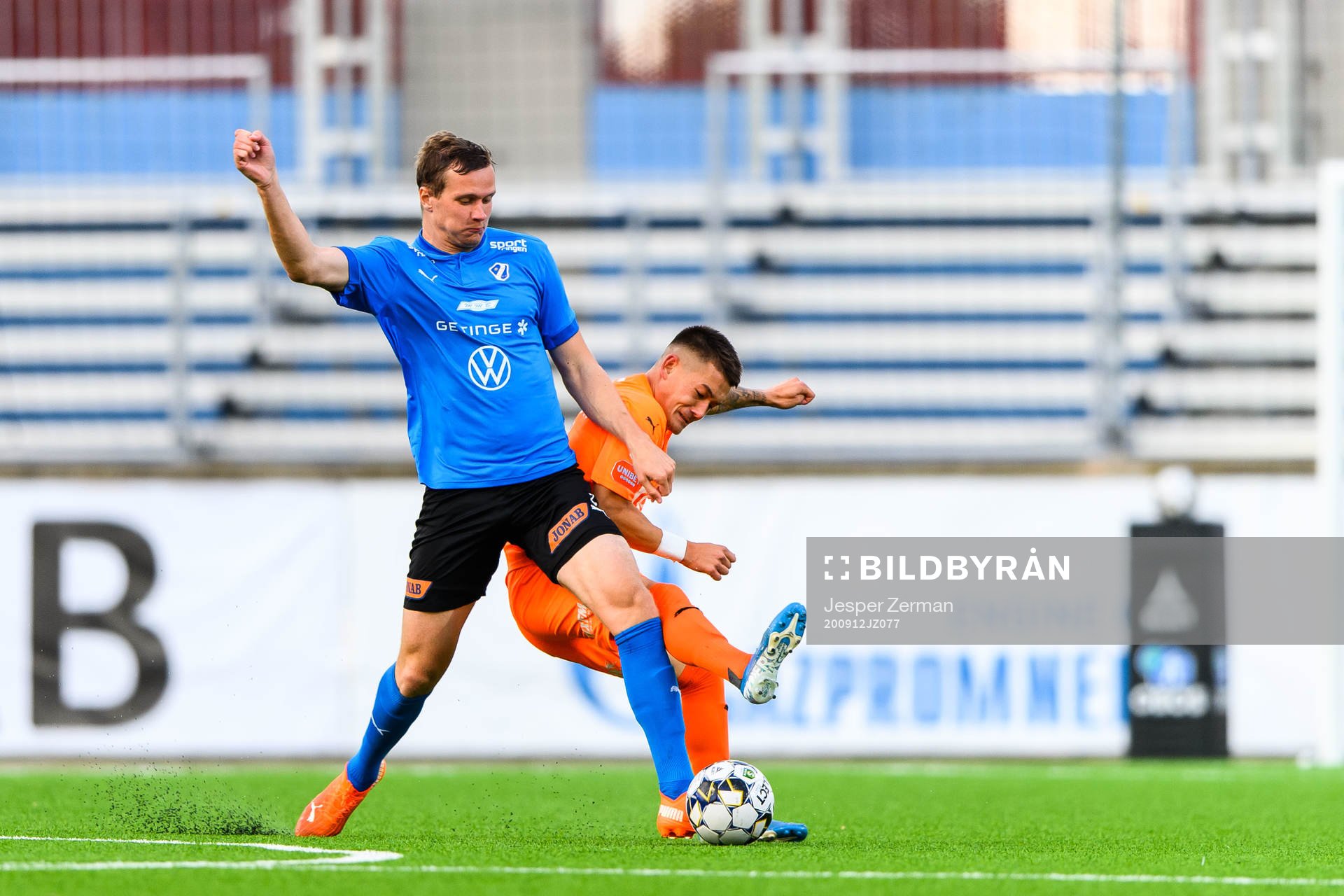 Halmstads Alexander Berntsson och AFC Eskilstunas Adam