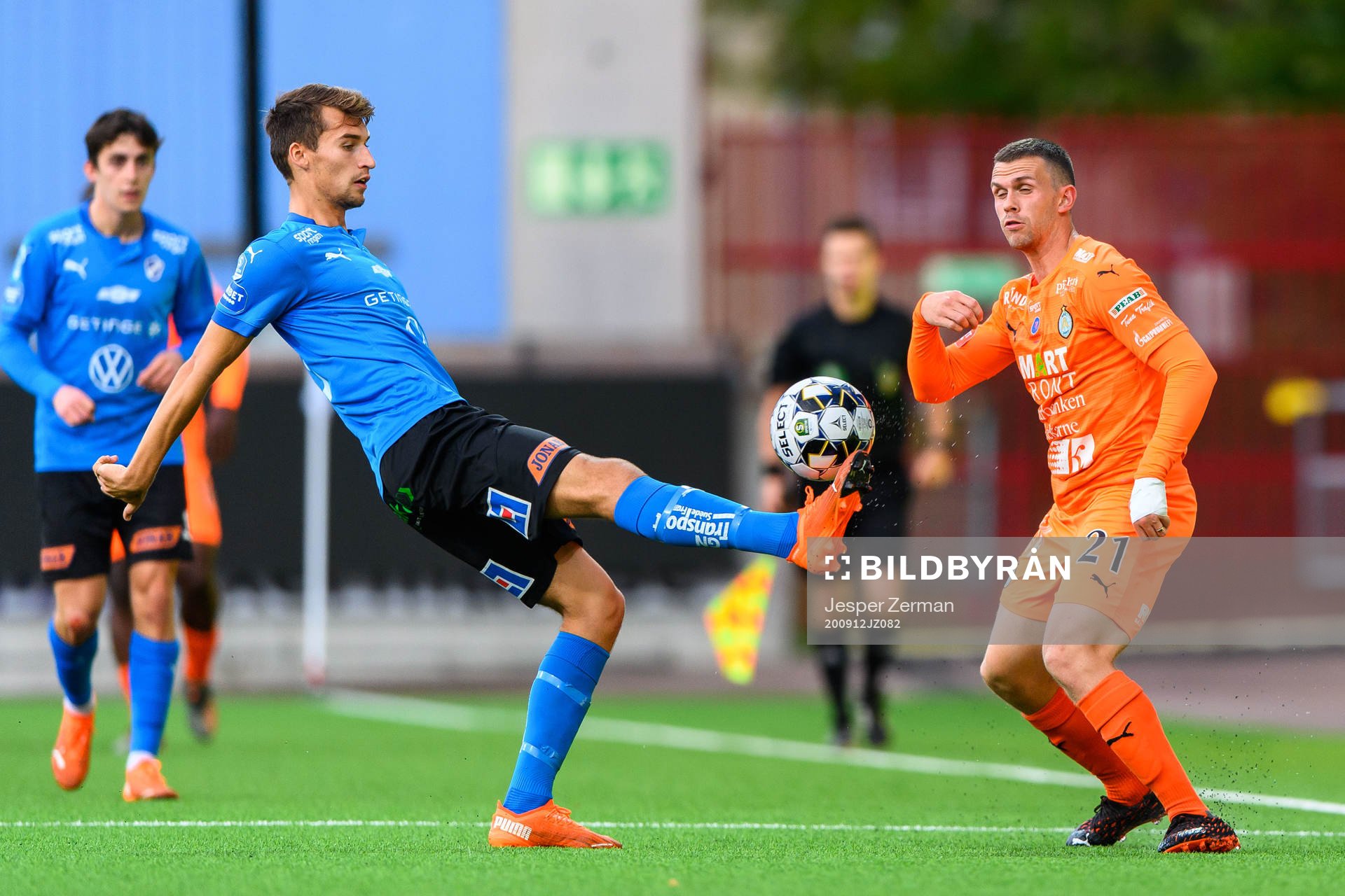 Halmstads Rasmus Wiedesheim-Paul och AFC Eskilstunas Jesper