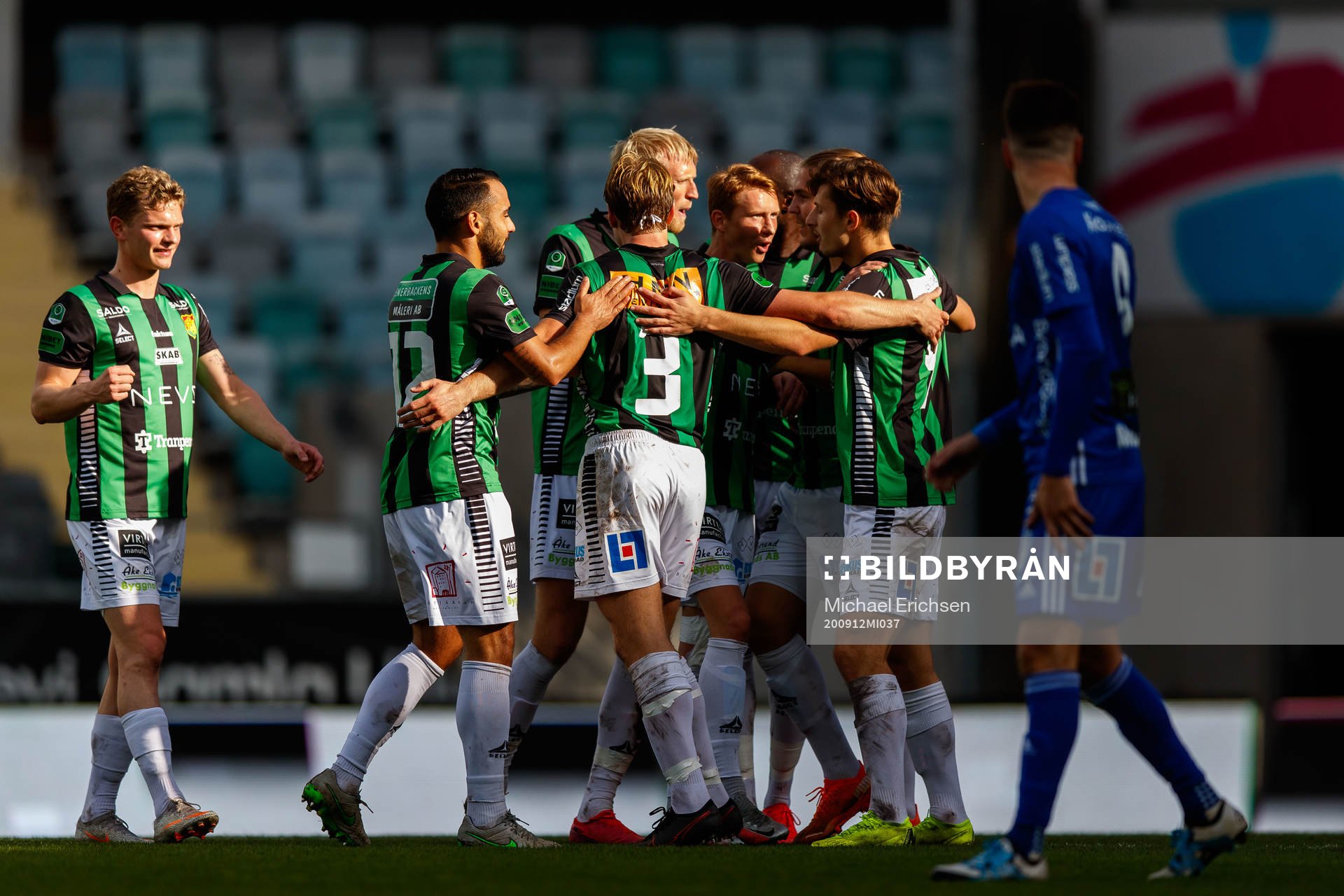 GAIS Adnan Maric jublar med lagkamrater
