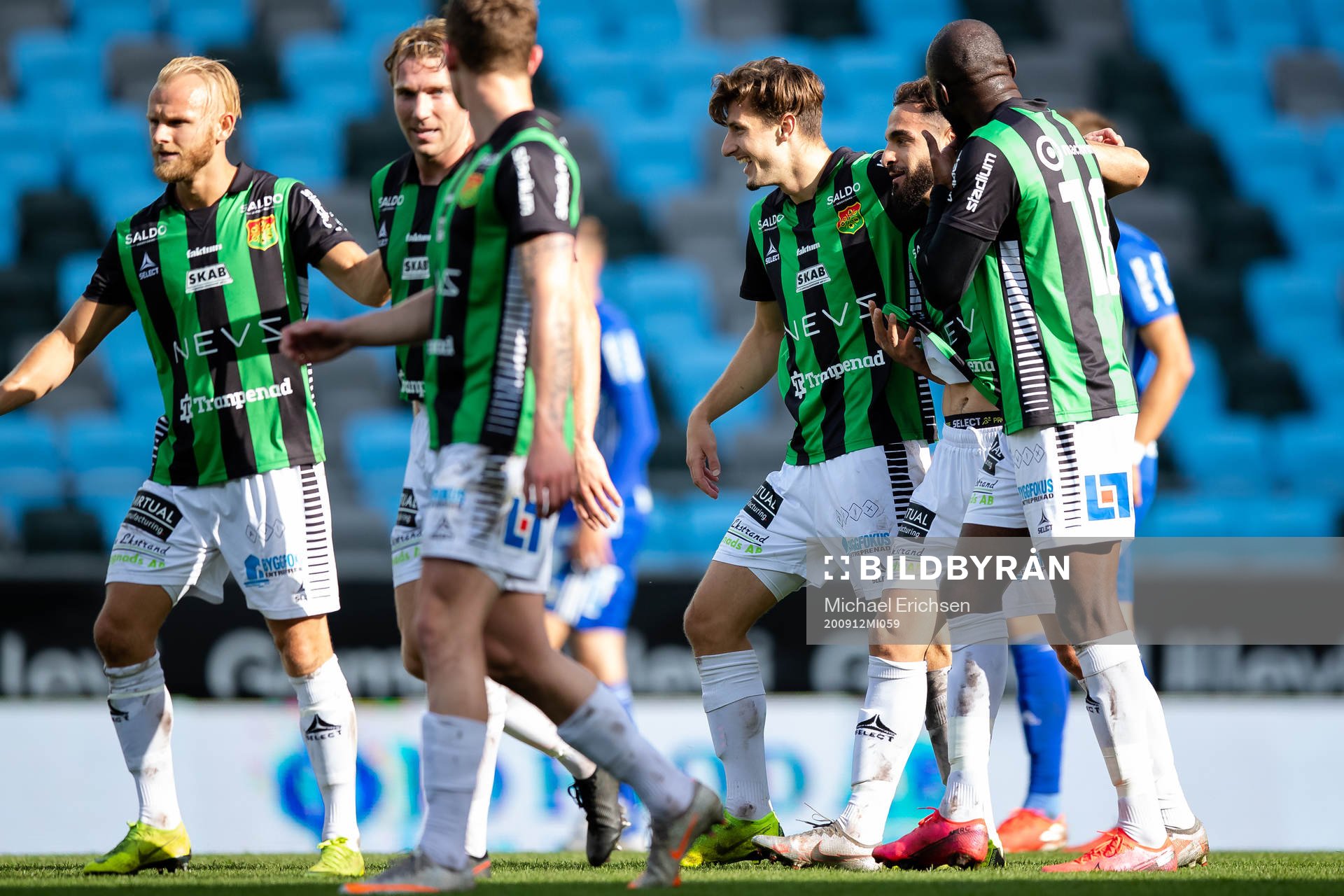 GAIS Adnan Maric jublar med lagkamrater