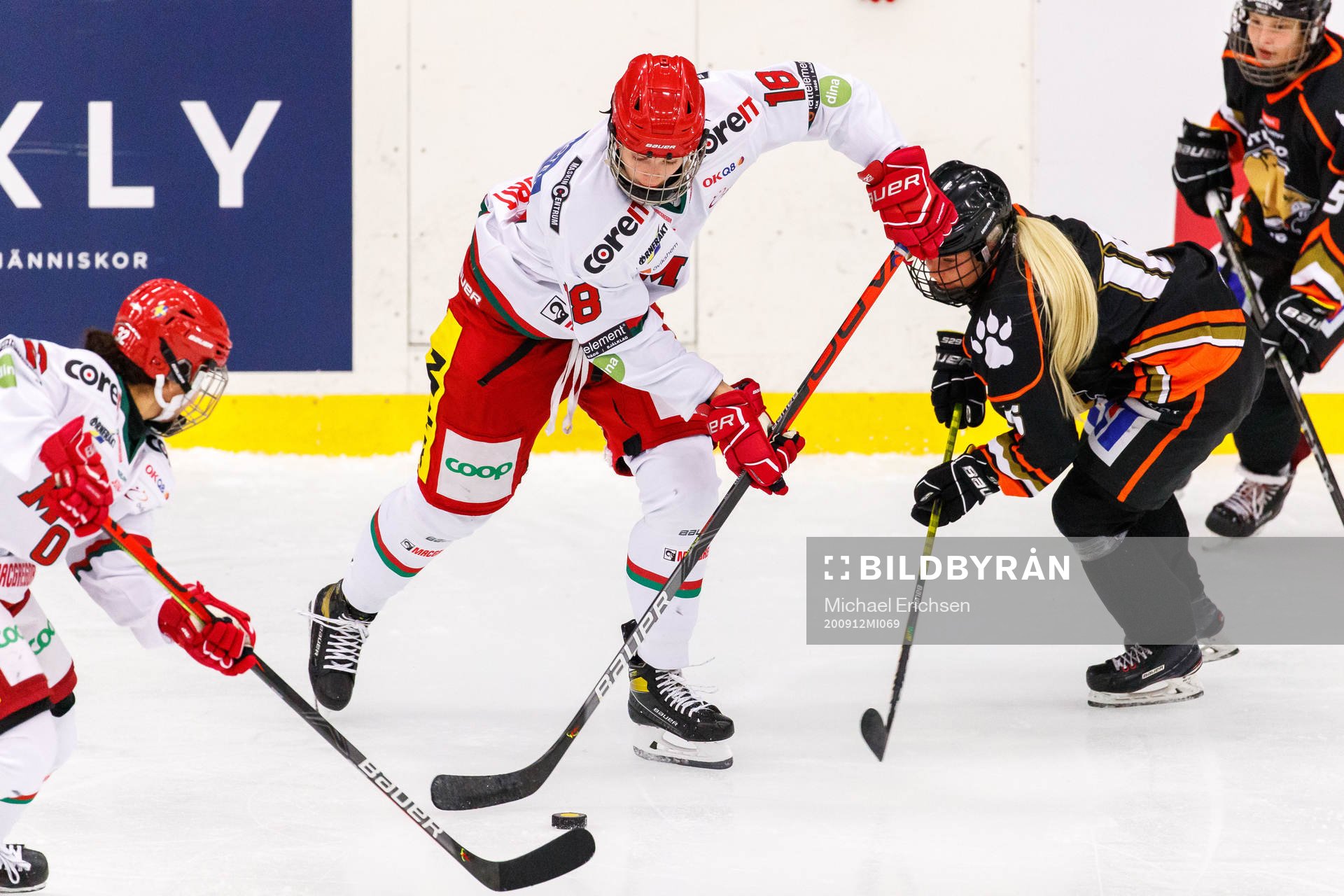 Modos Lore Baudrit och Göteborgs Jennifer Carlsson