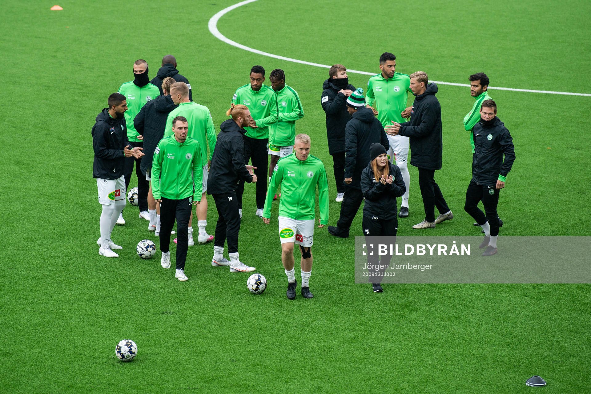 Västerås spelare värmer upp