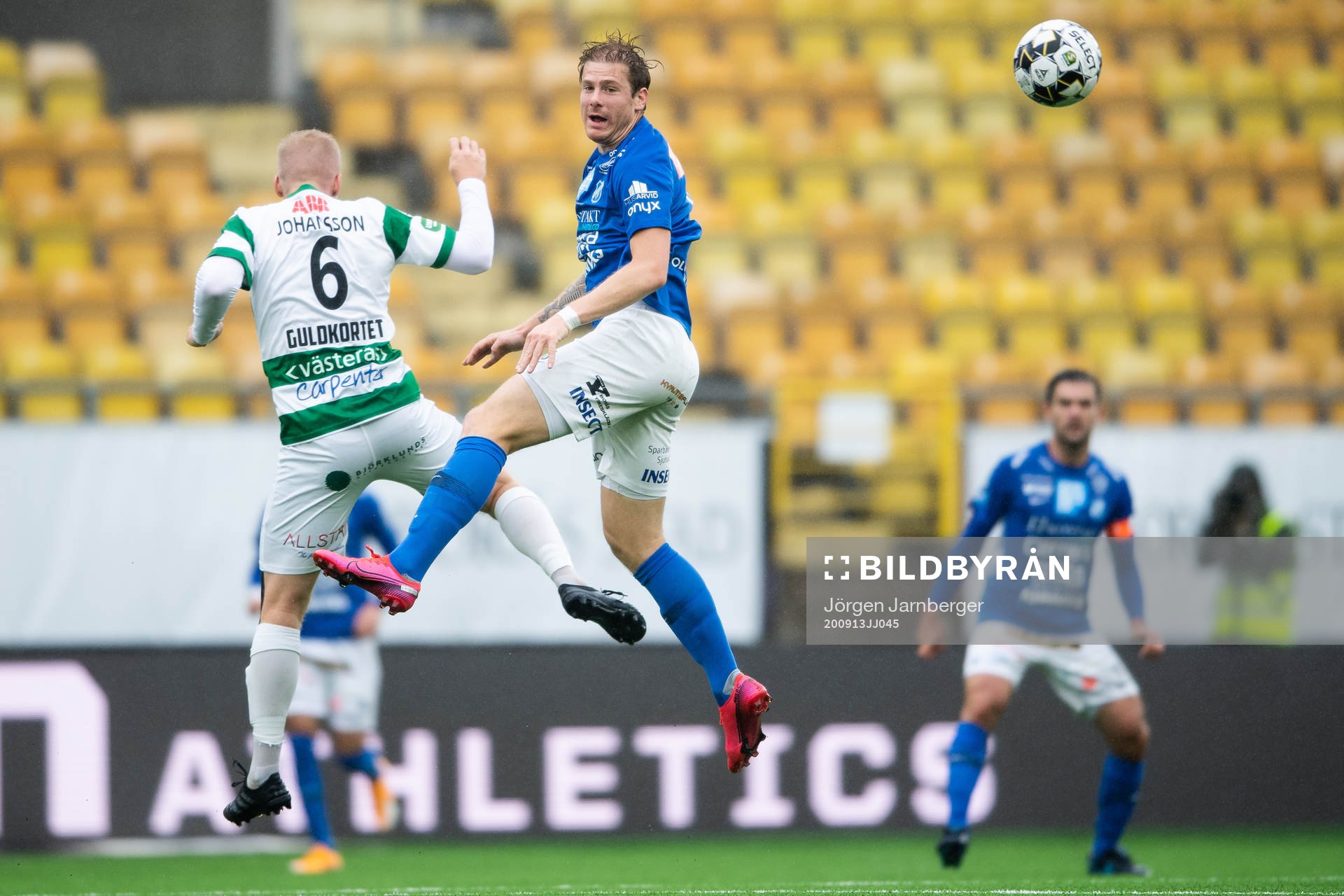 Norrbys Nicklas Savolainen och Västerås Simon Johansson i