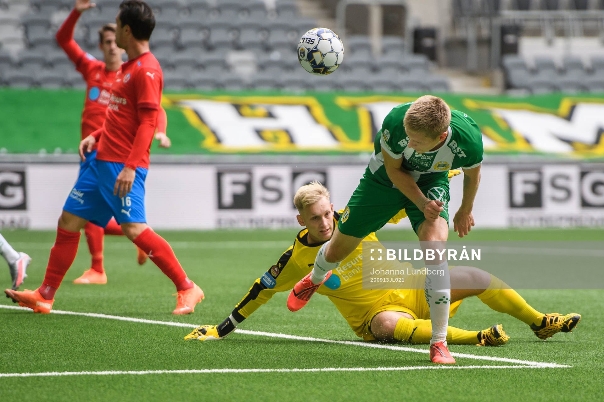 Hammarbys Aron Johansson och Helsingborgs Ian Pettersson