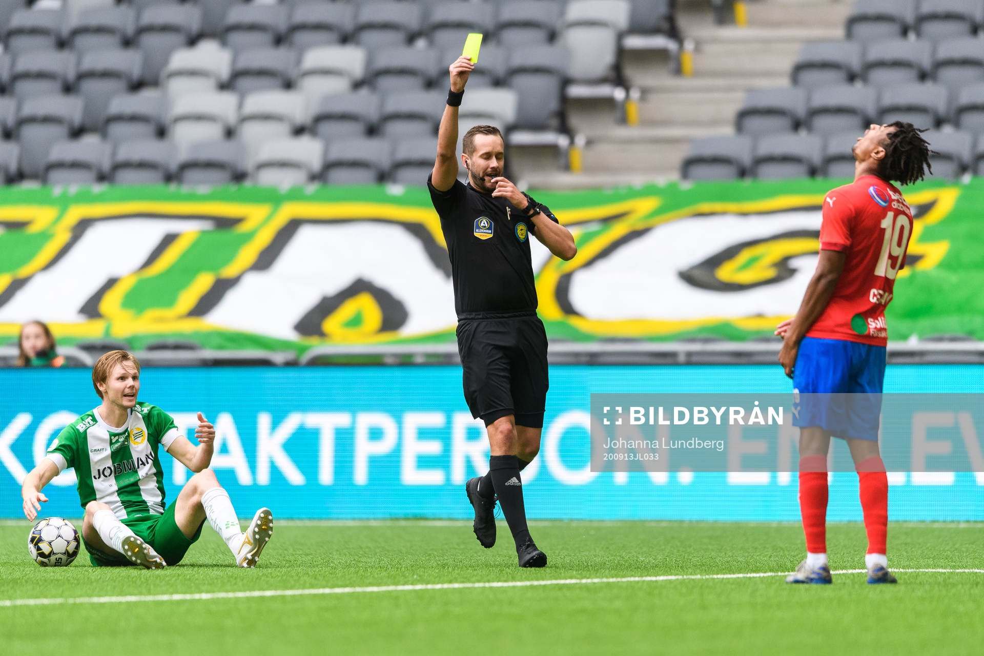 Helsingborgs Joseph Ceesay tilldelas en varning av domare